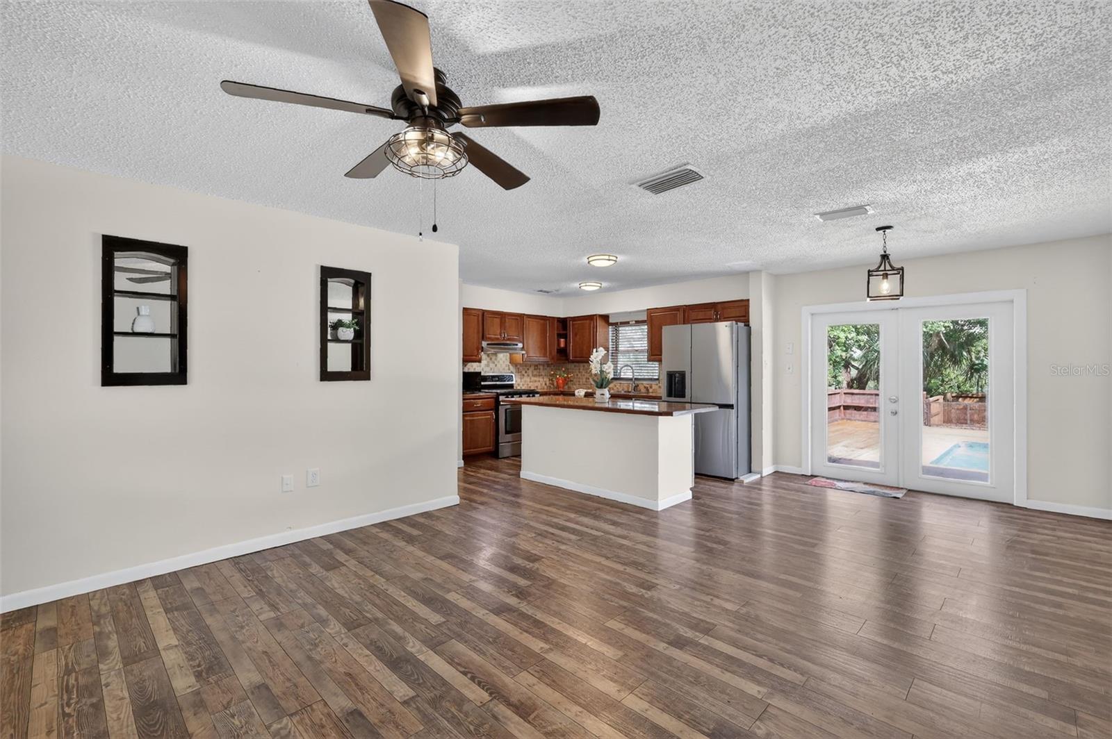 FRUITLAND PARK MIRROR LAKE ESTATES - Residential