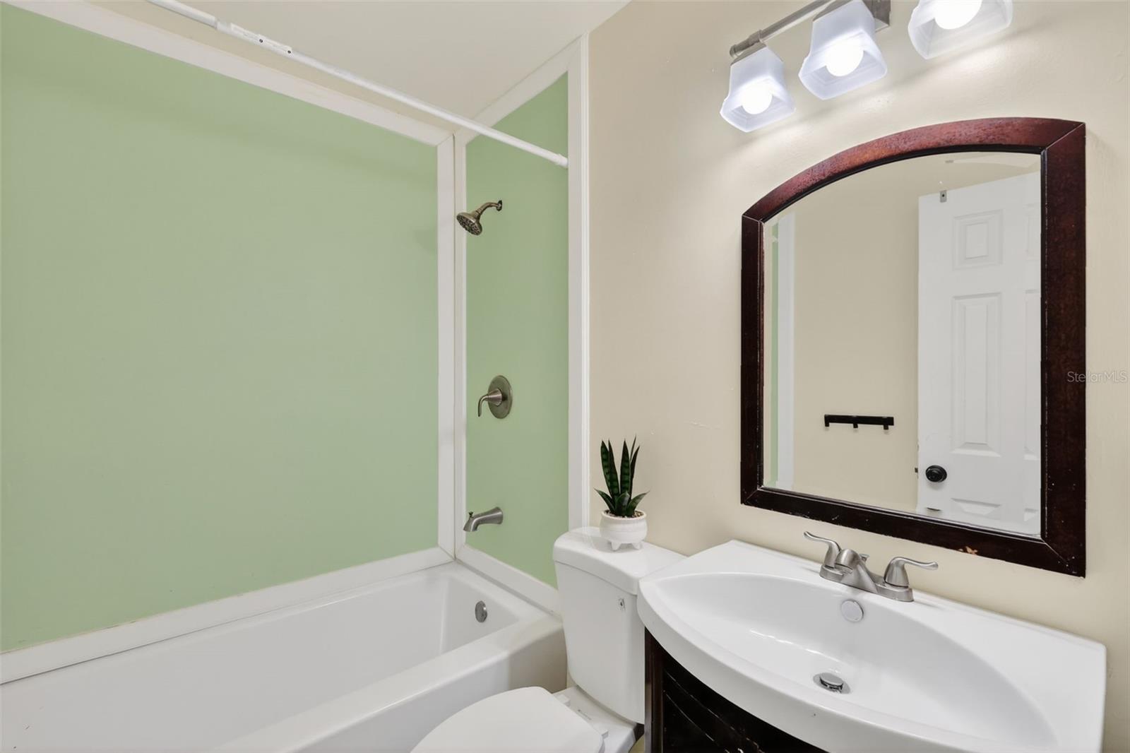 FRUITLAND PARK MIRROR LAKE ESTATES - Residential