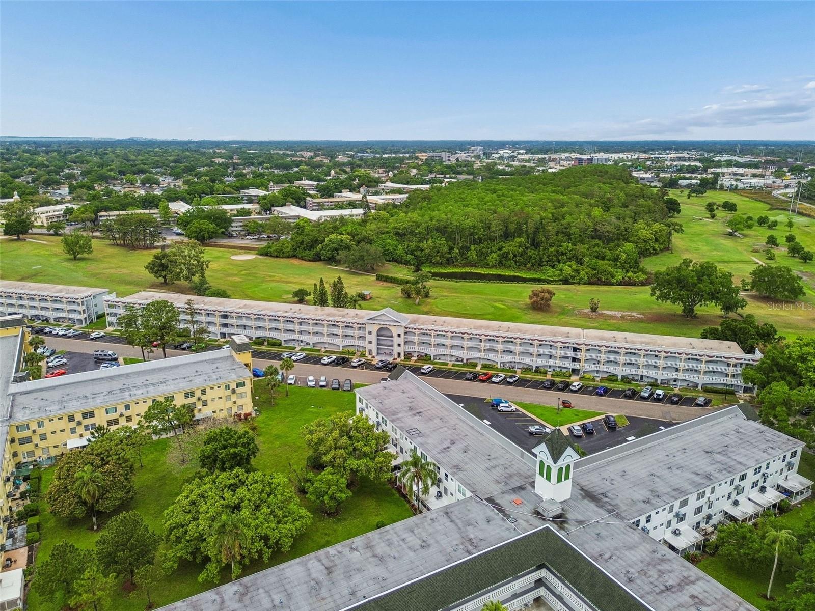 ON TOP OF THE WORLD - Residential