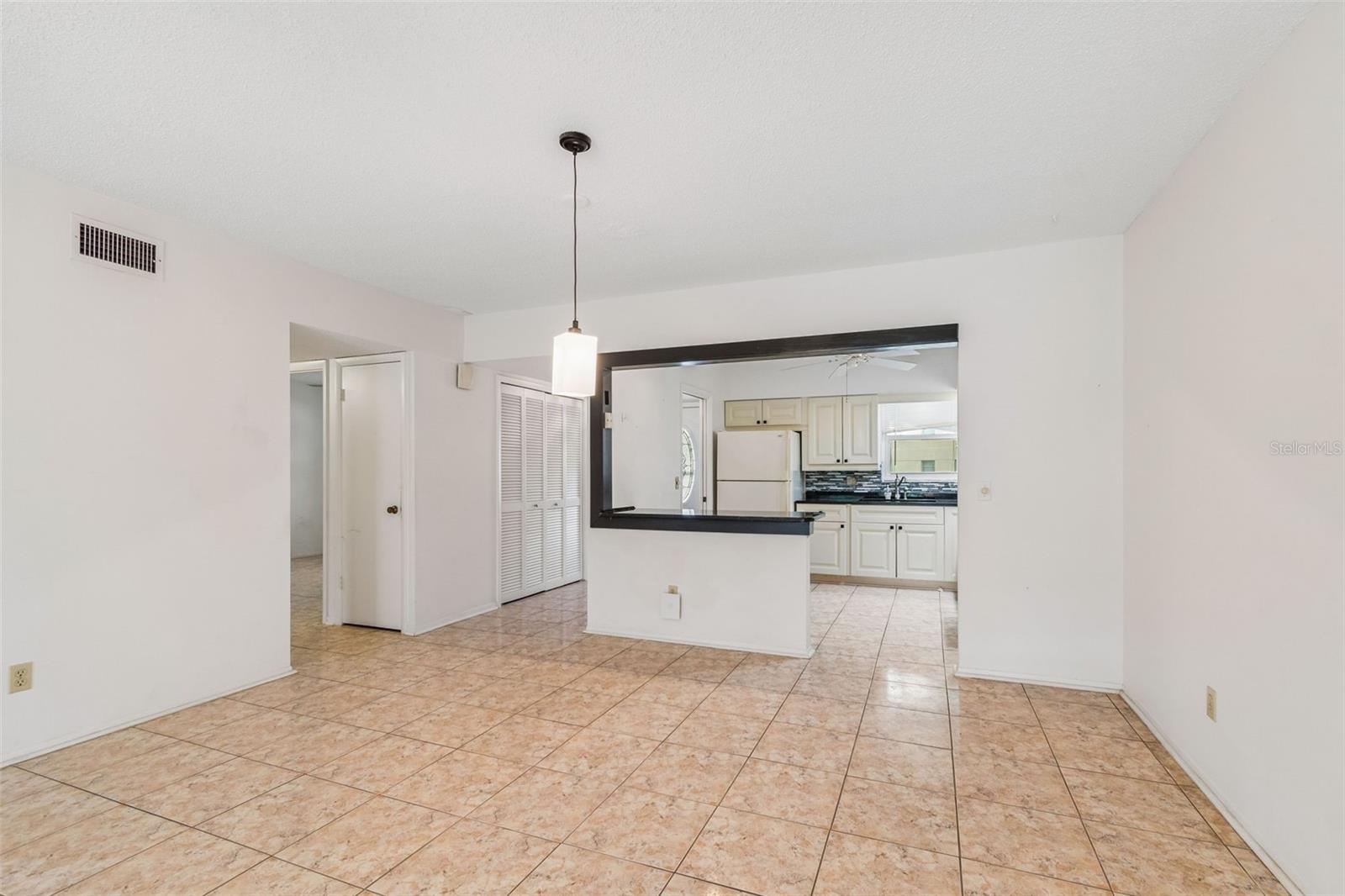 ON TOP OF THE WORLD - Residential