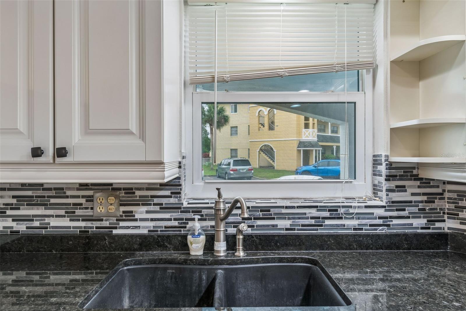 ON TOP OF THE WORLD - Residential