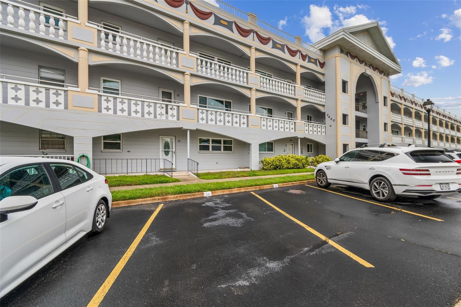 ON TOP OF THE WORLD - Residential