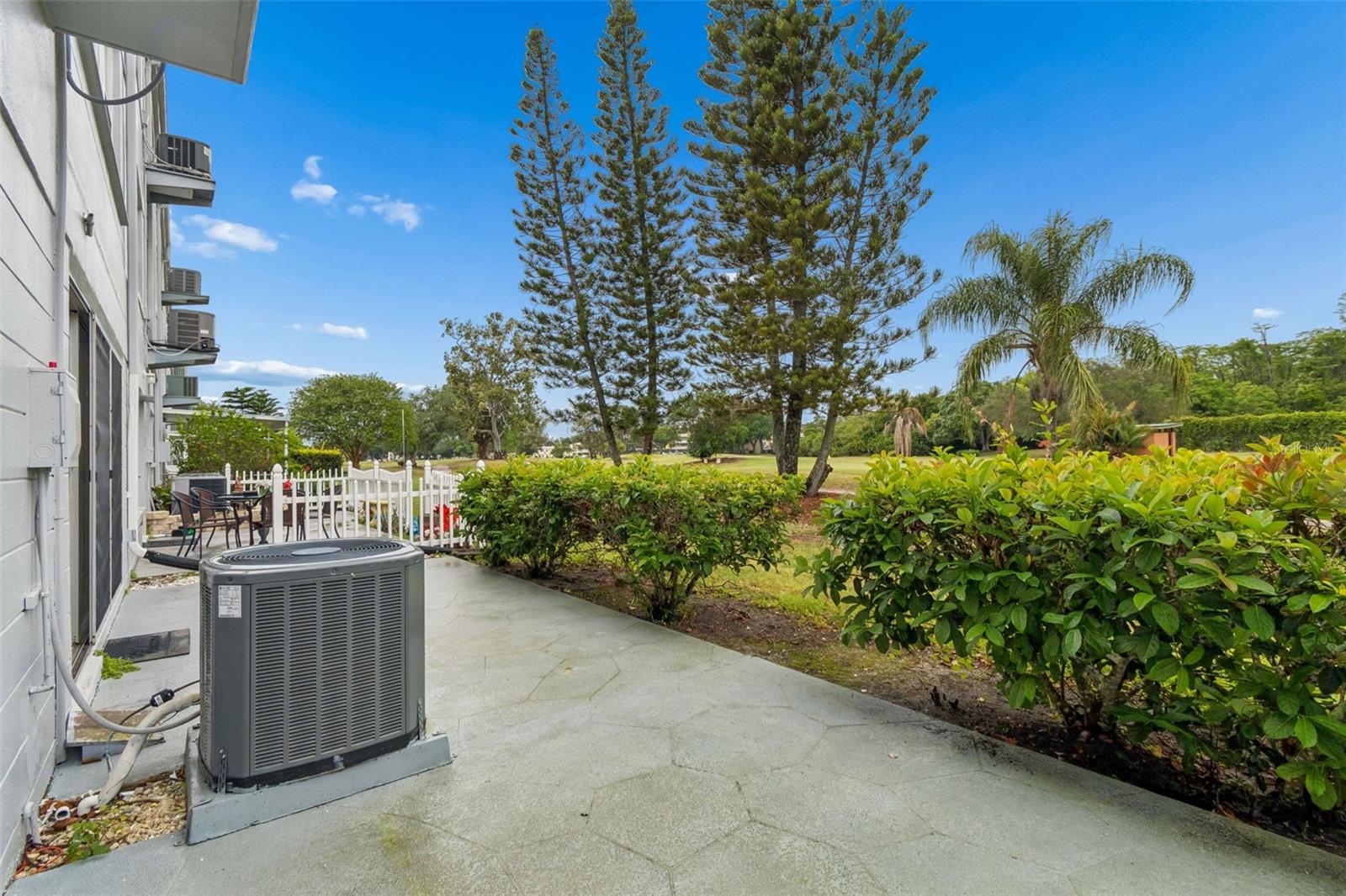 ON TOP OF THE WORLD - Residential