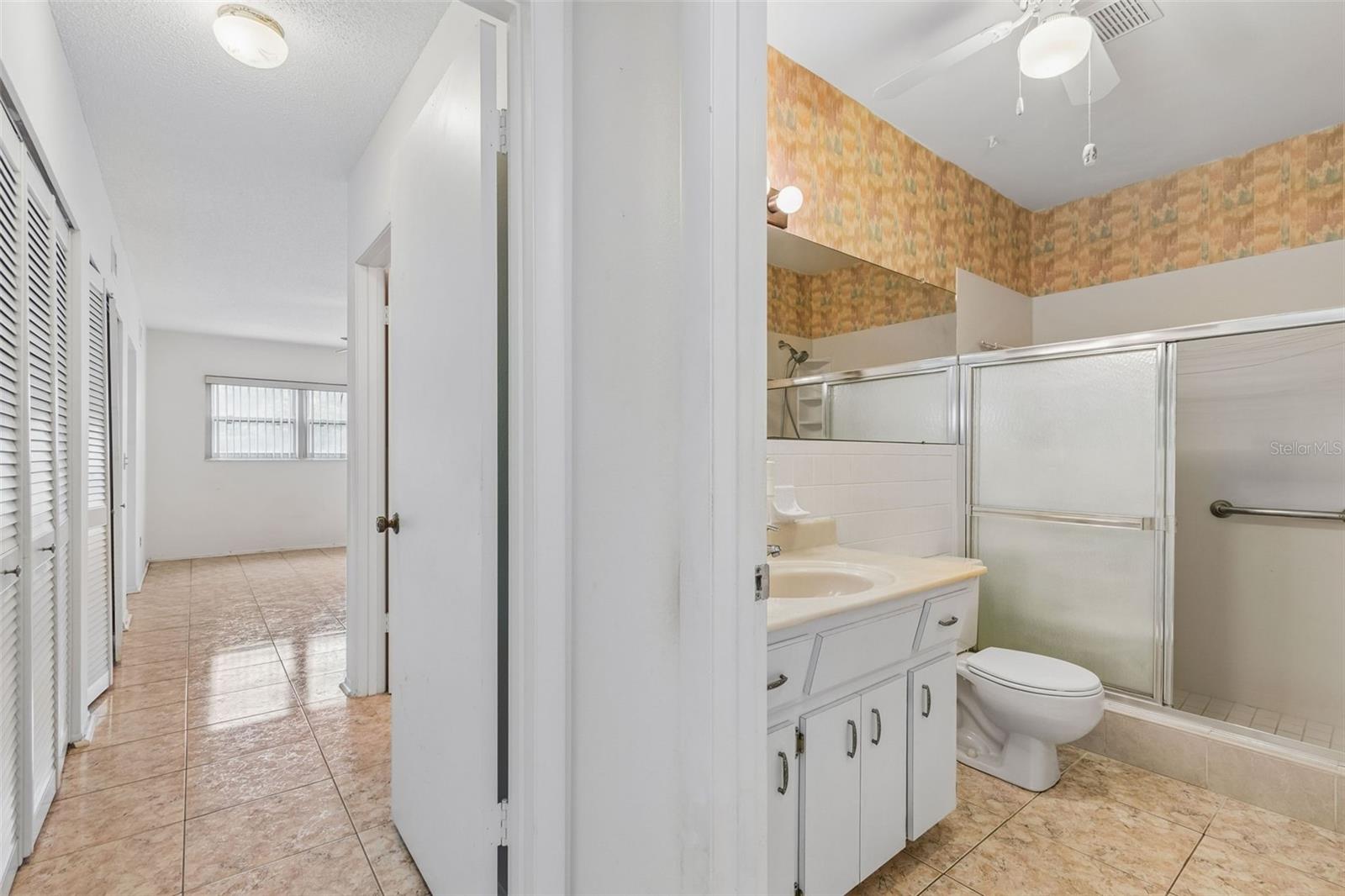 ON TOP OF THE WORLD - Residential