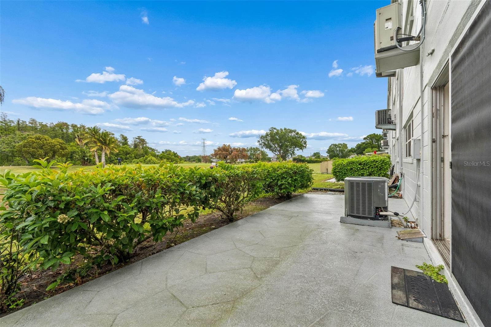 ON TOP OF THE WORLD - Residential