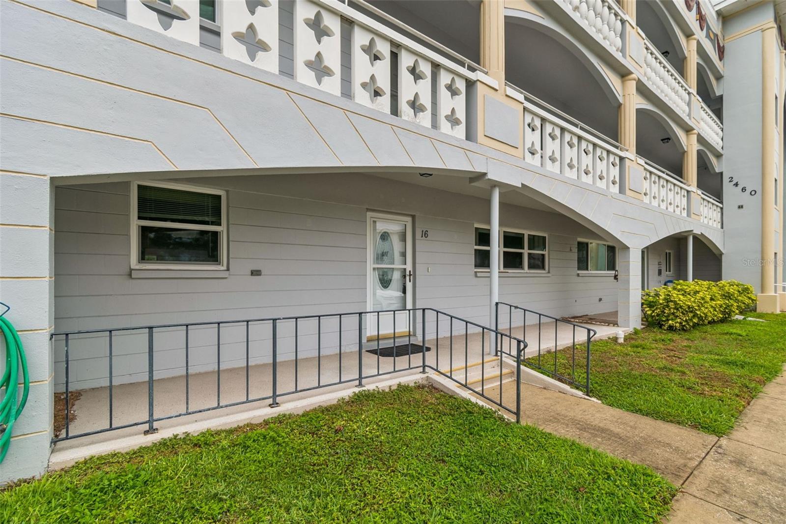 ON TOP OF THE WORLD - Residential