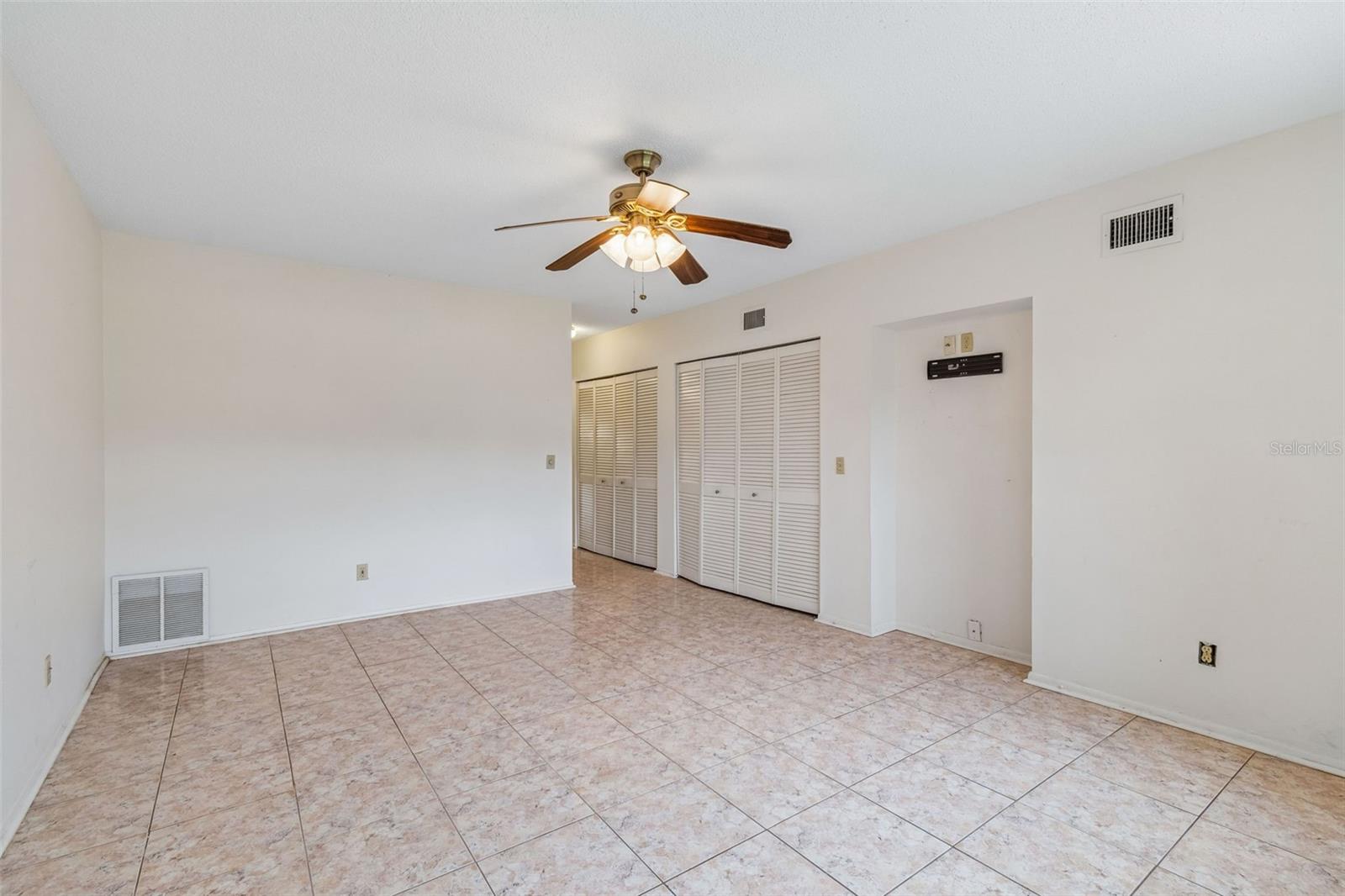 ON TOP OF THE WORLD - Residential