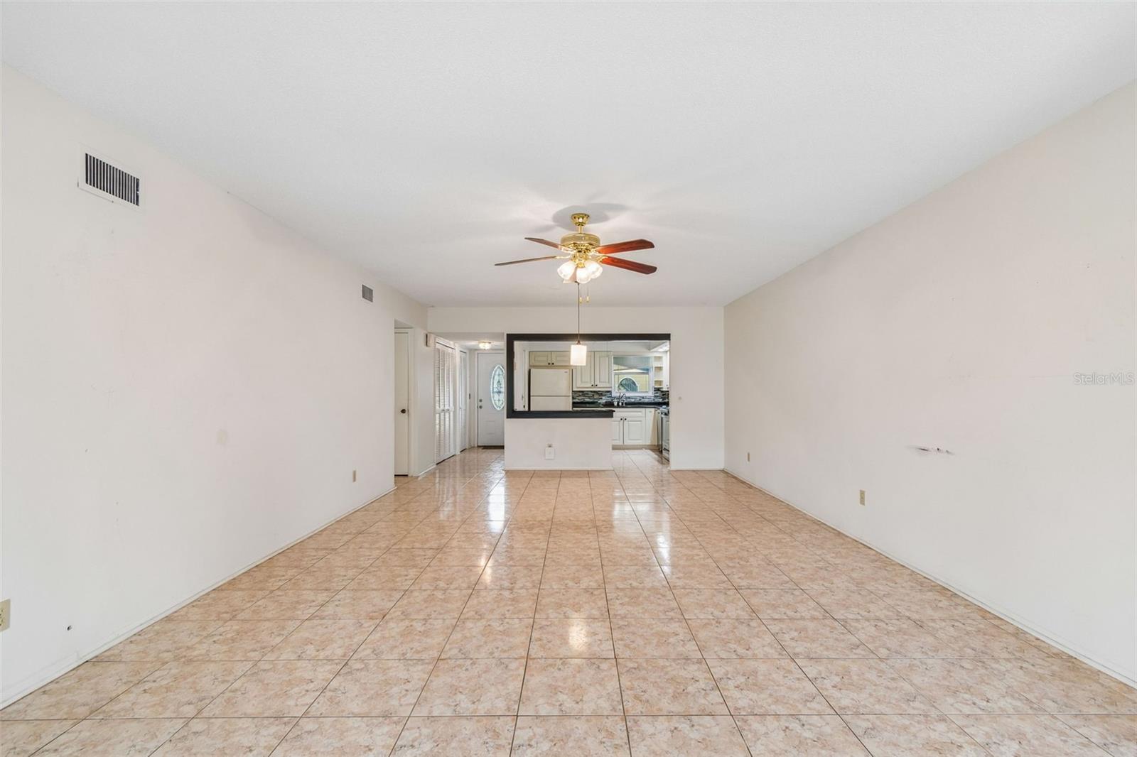 ON TOP OF THE WORLD - Residential