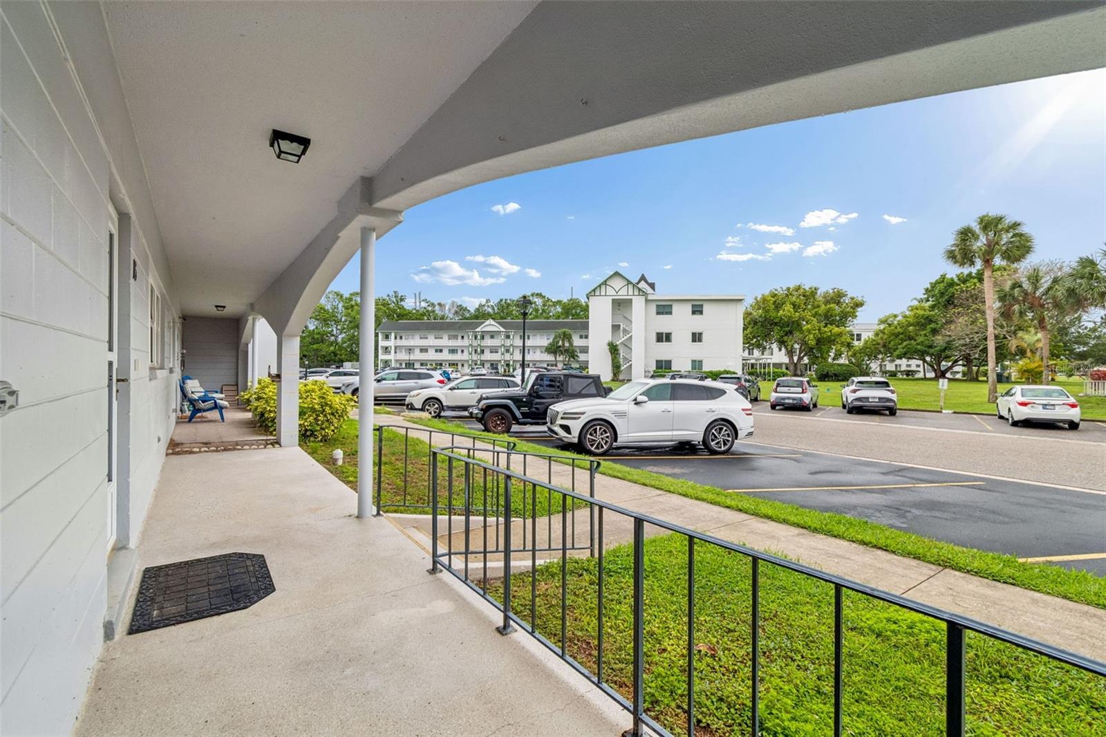 ON TOP OF THE WORLD - Residential