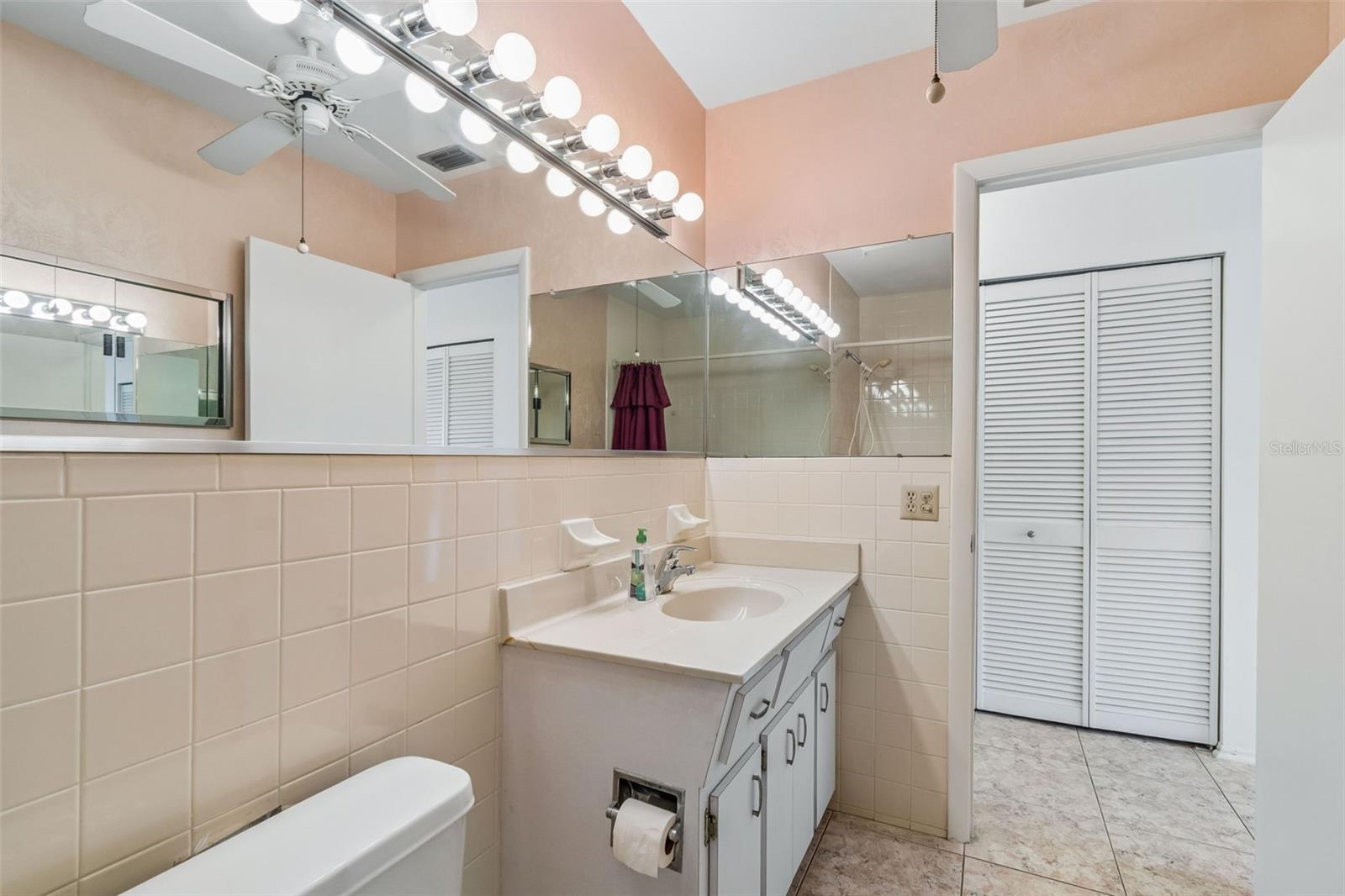 ON TOP OF THE WORLD - Residential