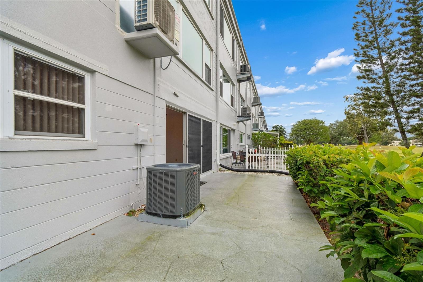 ON TOP OF THE WORLD - Residential