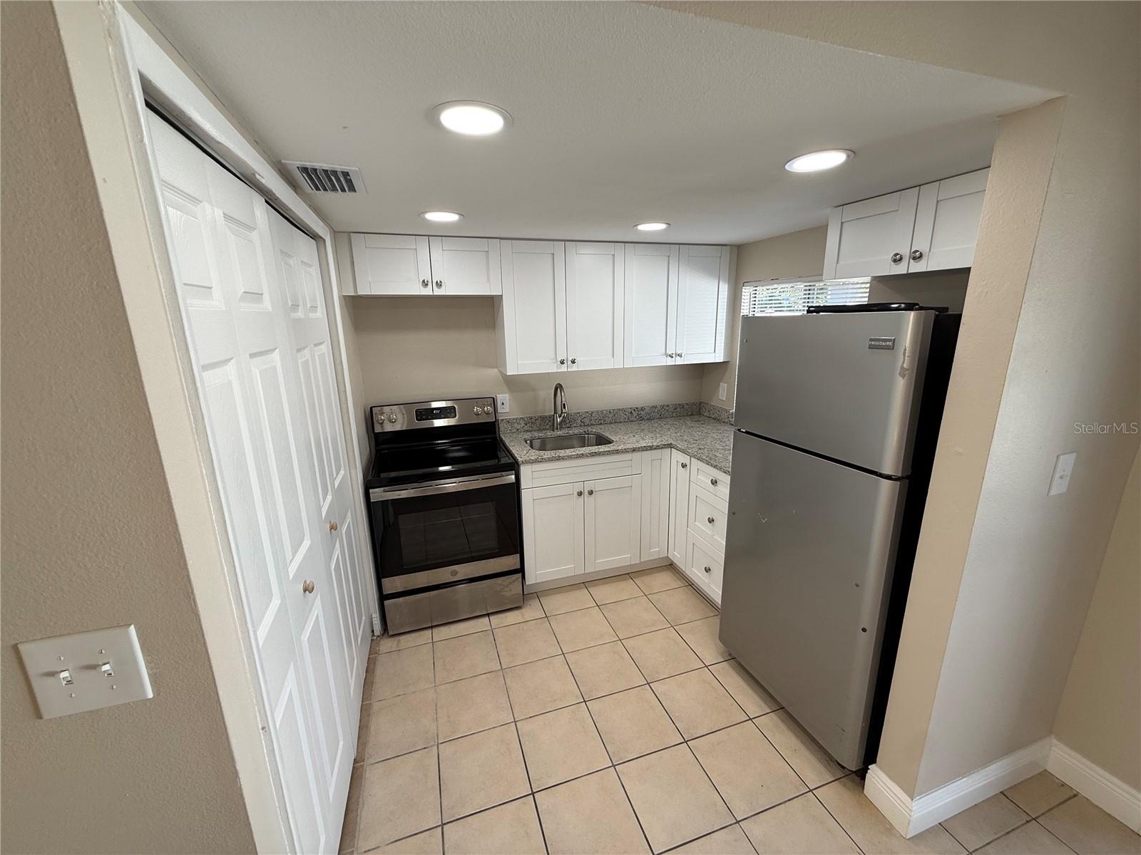 MARYLAND MANOR REV - Residential Lease