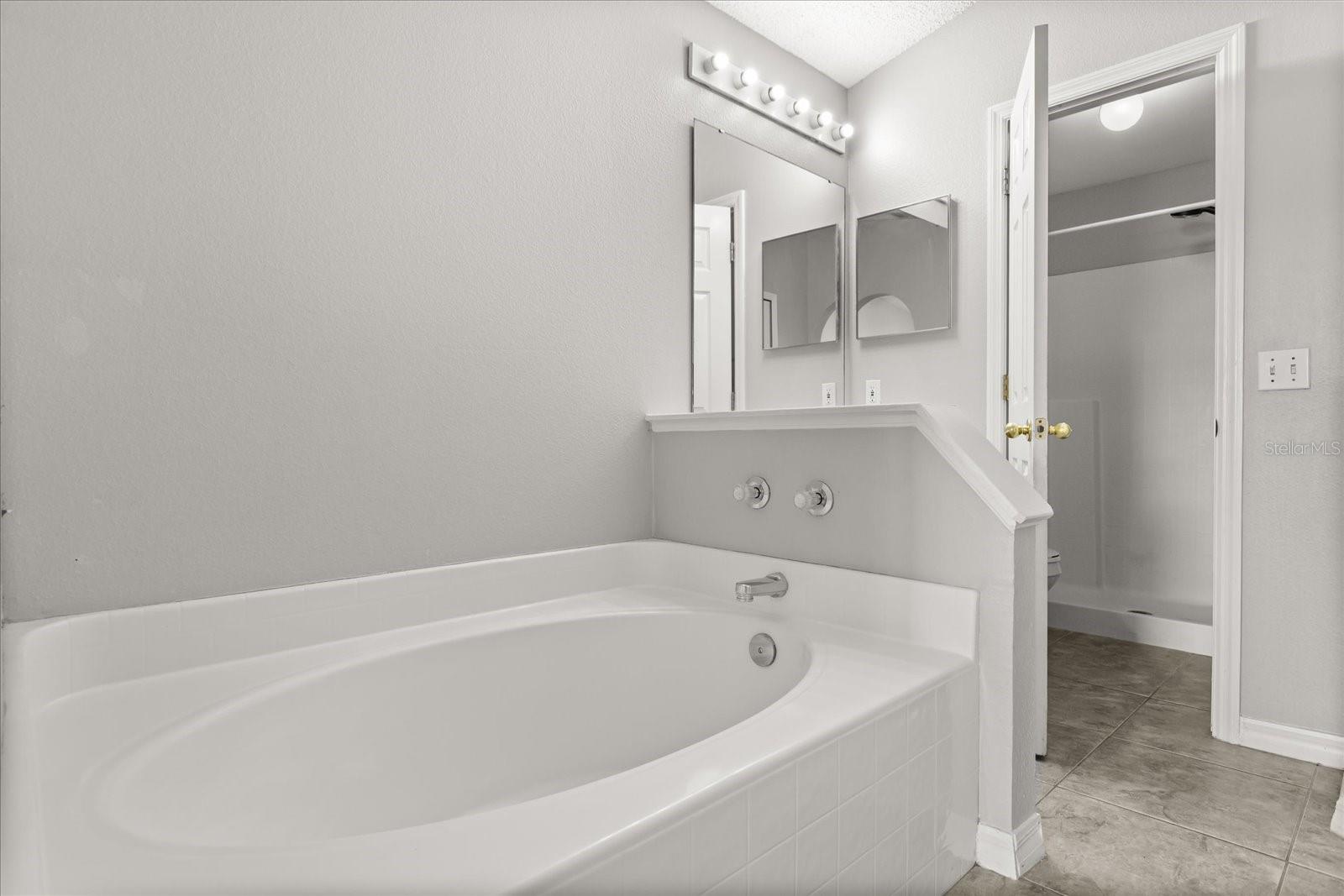 WESTLAKE - Residential