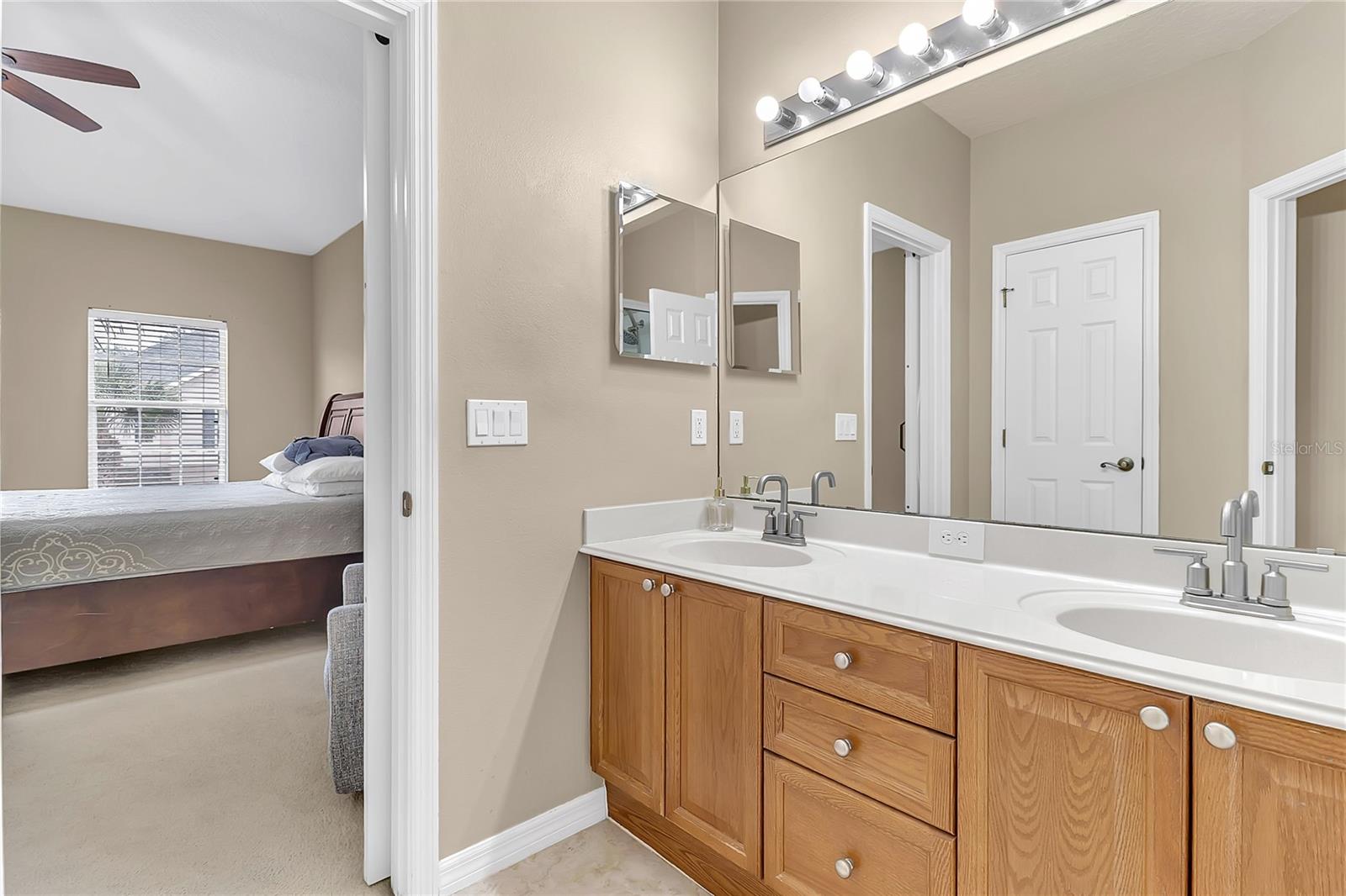 BARCLAY RESERVE TWNHMS - Residential