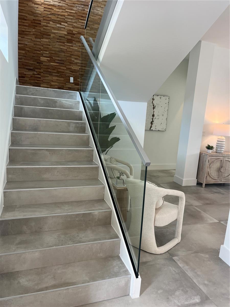SOUTH GATE - Residential