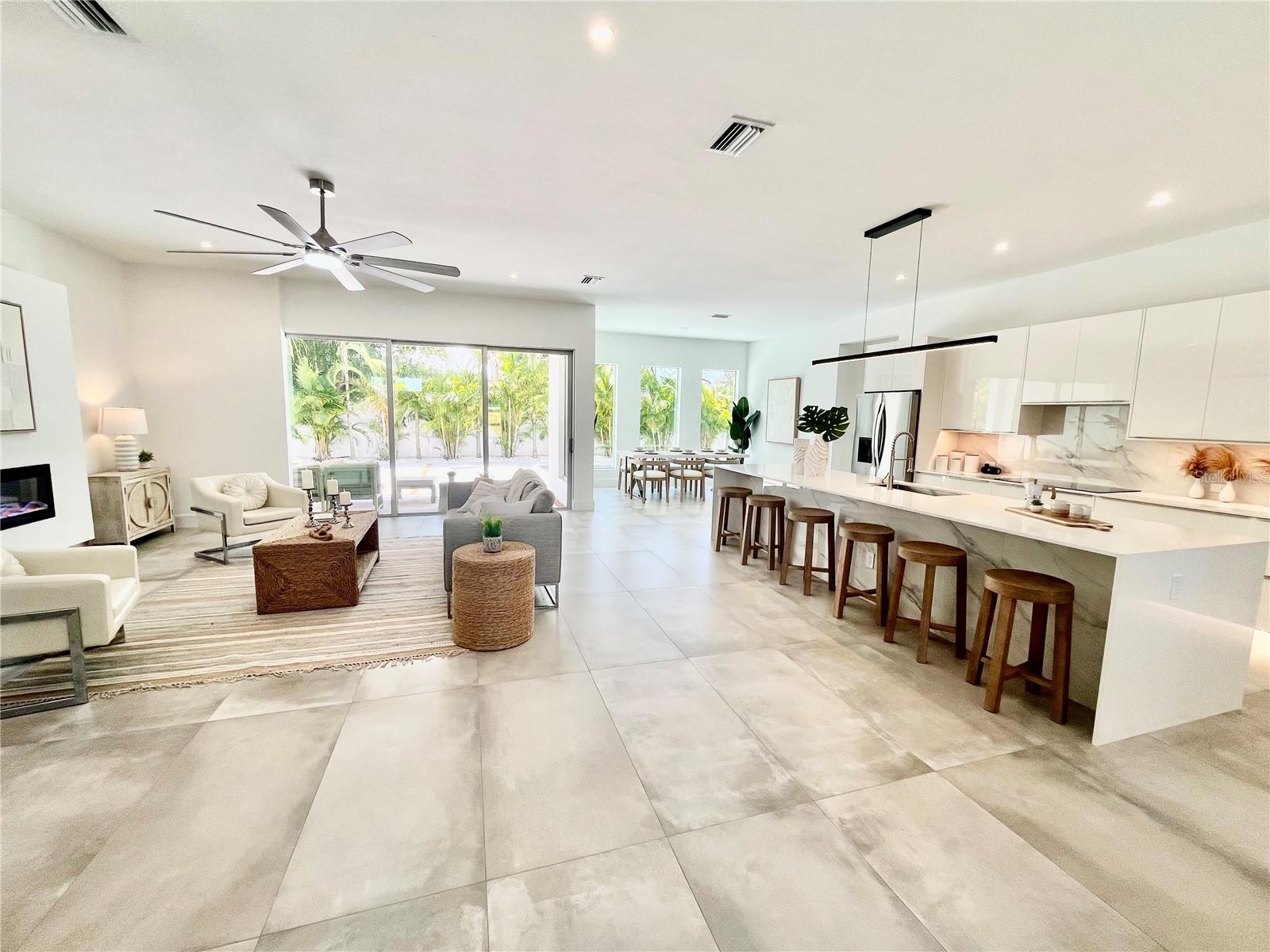 SOUTH GATE - Residential