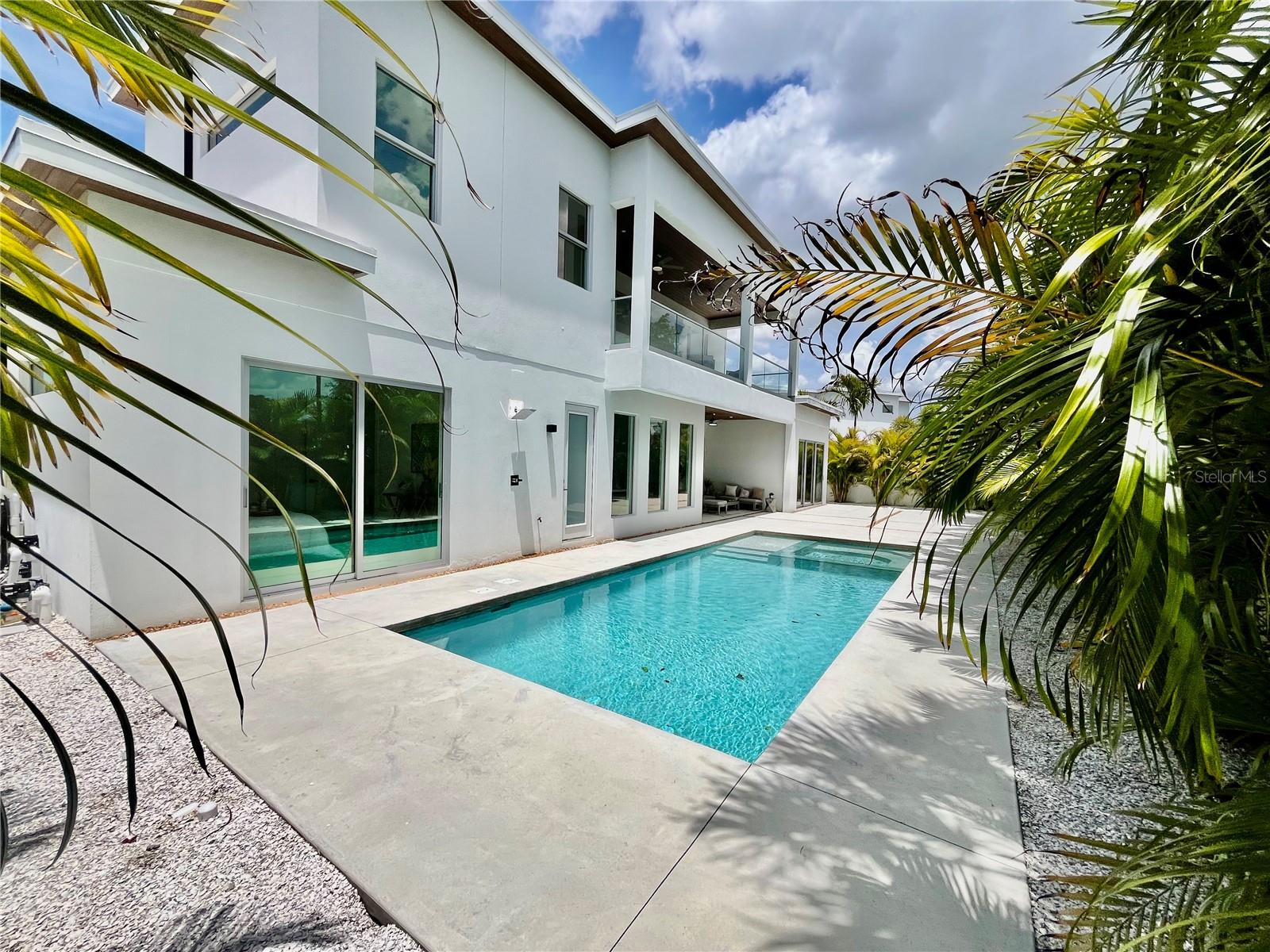 SOUTH GATE - Residential