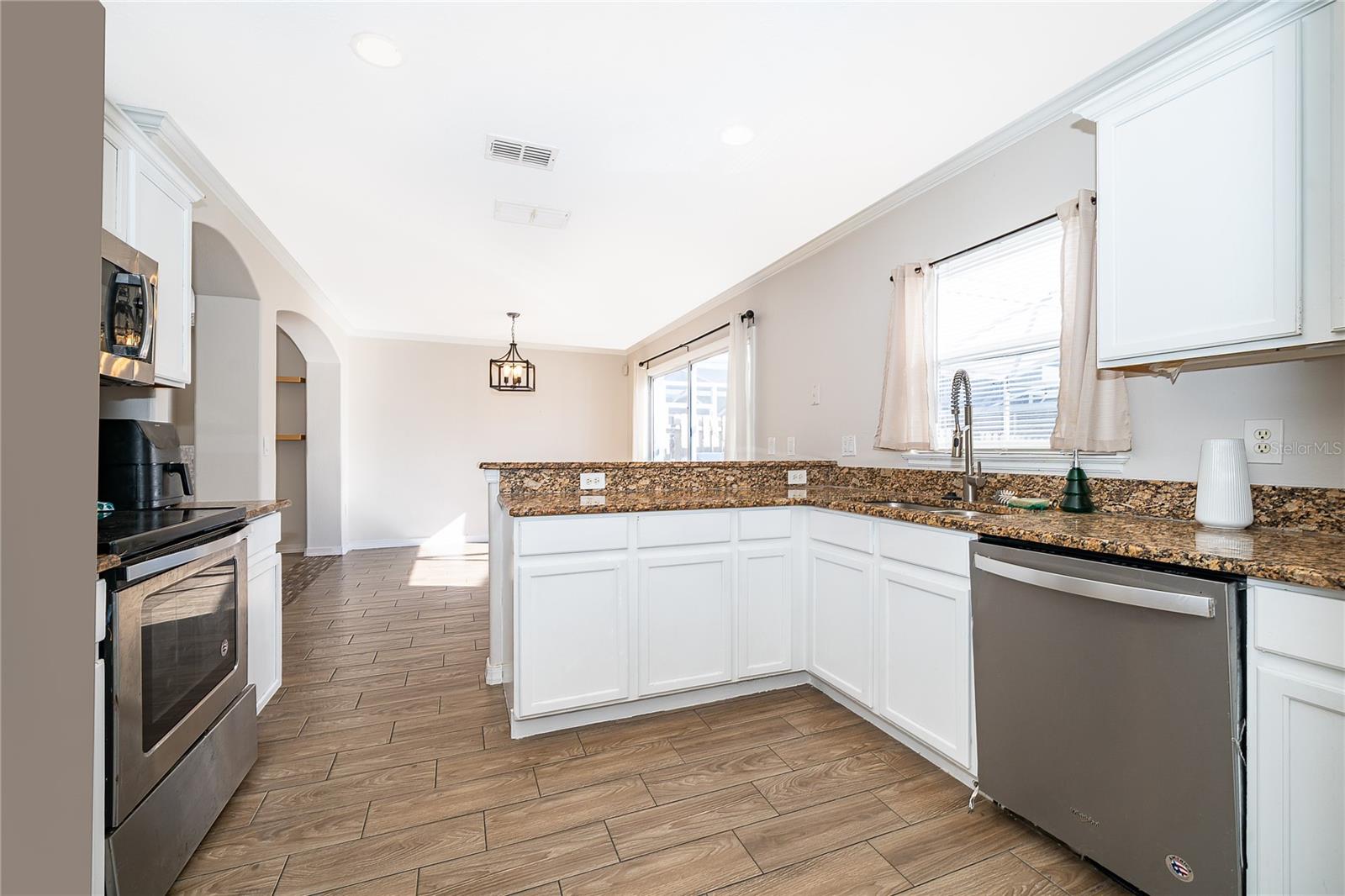 SANDPOINT AT MEADOW WOODS - Residential