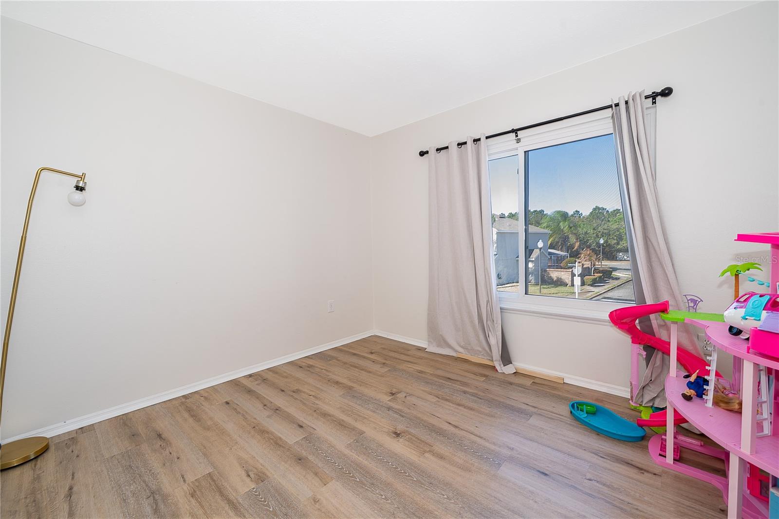 SANDPOINT AT MEADOW WOODS - Residential