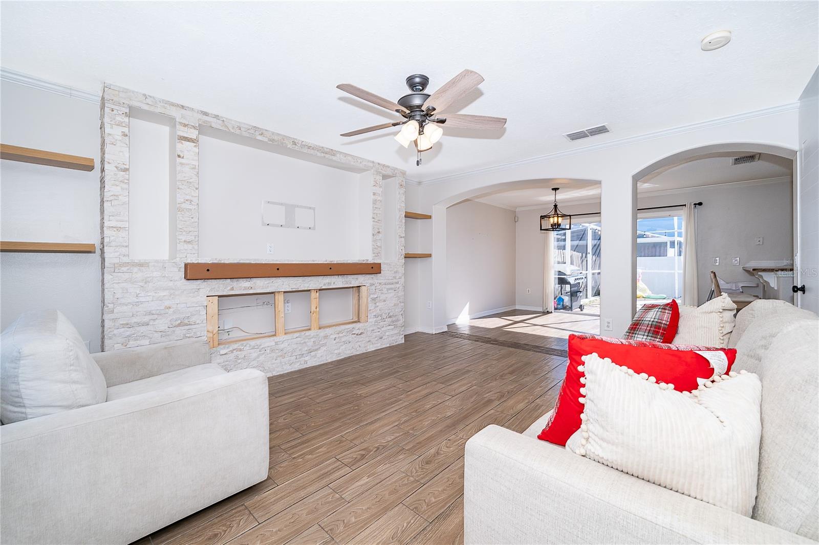 SANDPOINT AT MEADOW WOODS - Residential