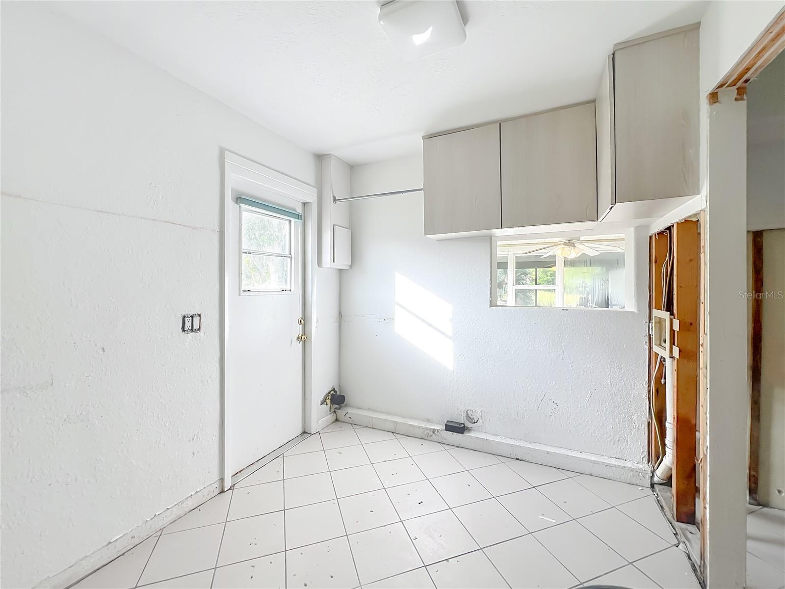 CRYSTAL SHORES ESTATES UNREC SUB - Residential