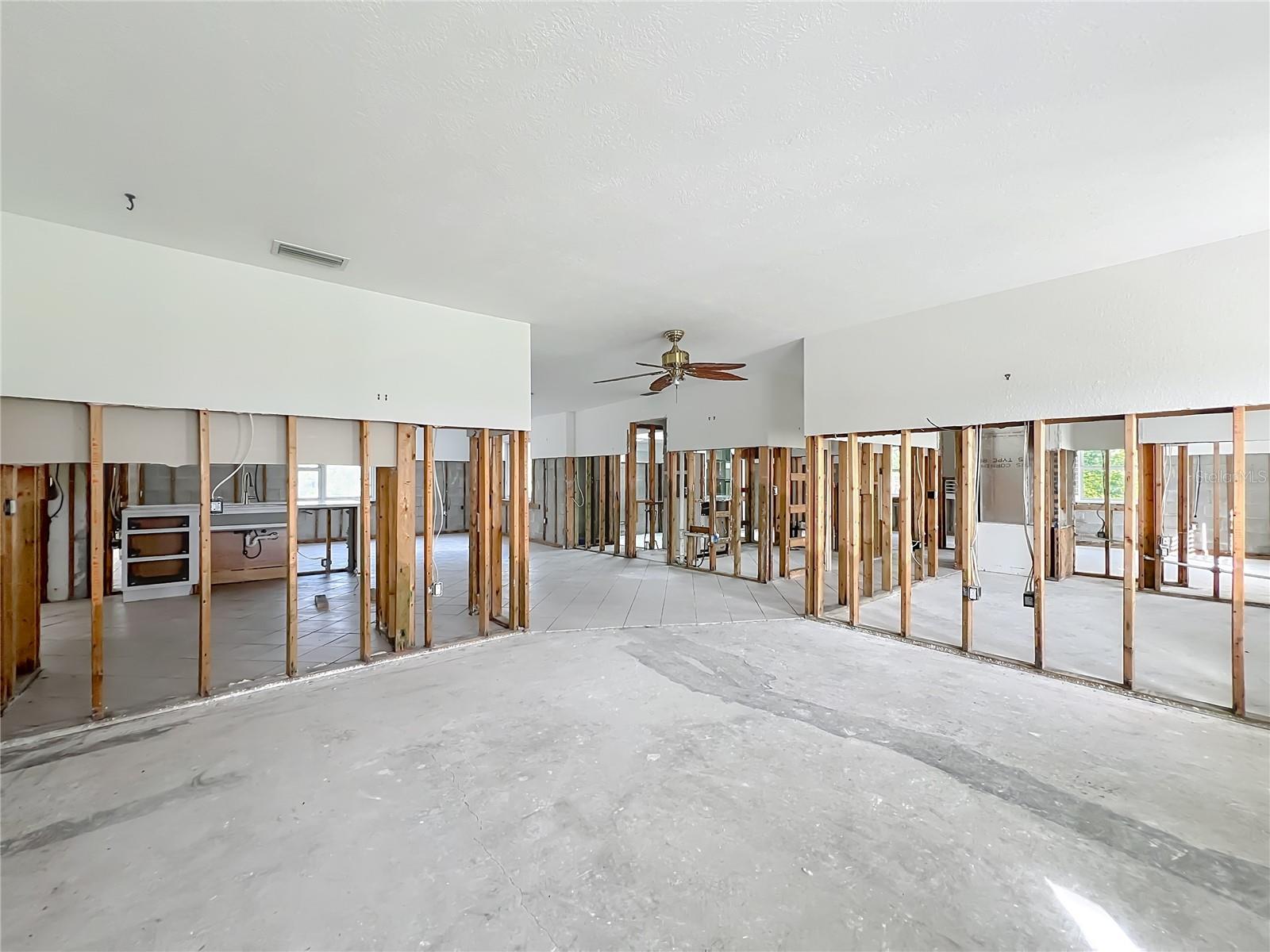 CRYSTAL SHORES ESTATES UNREC SUB - Residential