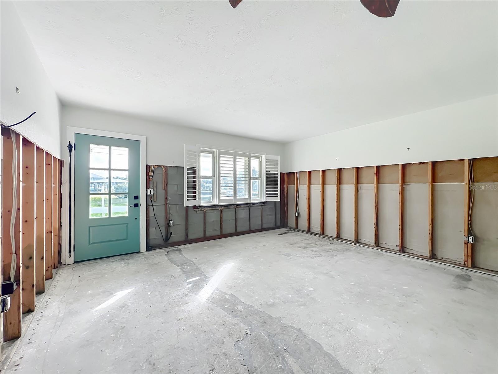 CRYSTAL SHORES ESTATES UNREC SUB - Residential