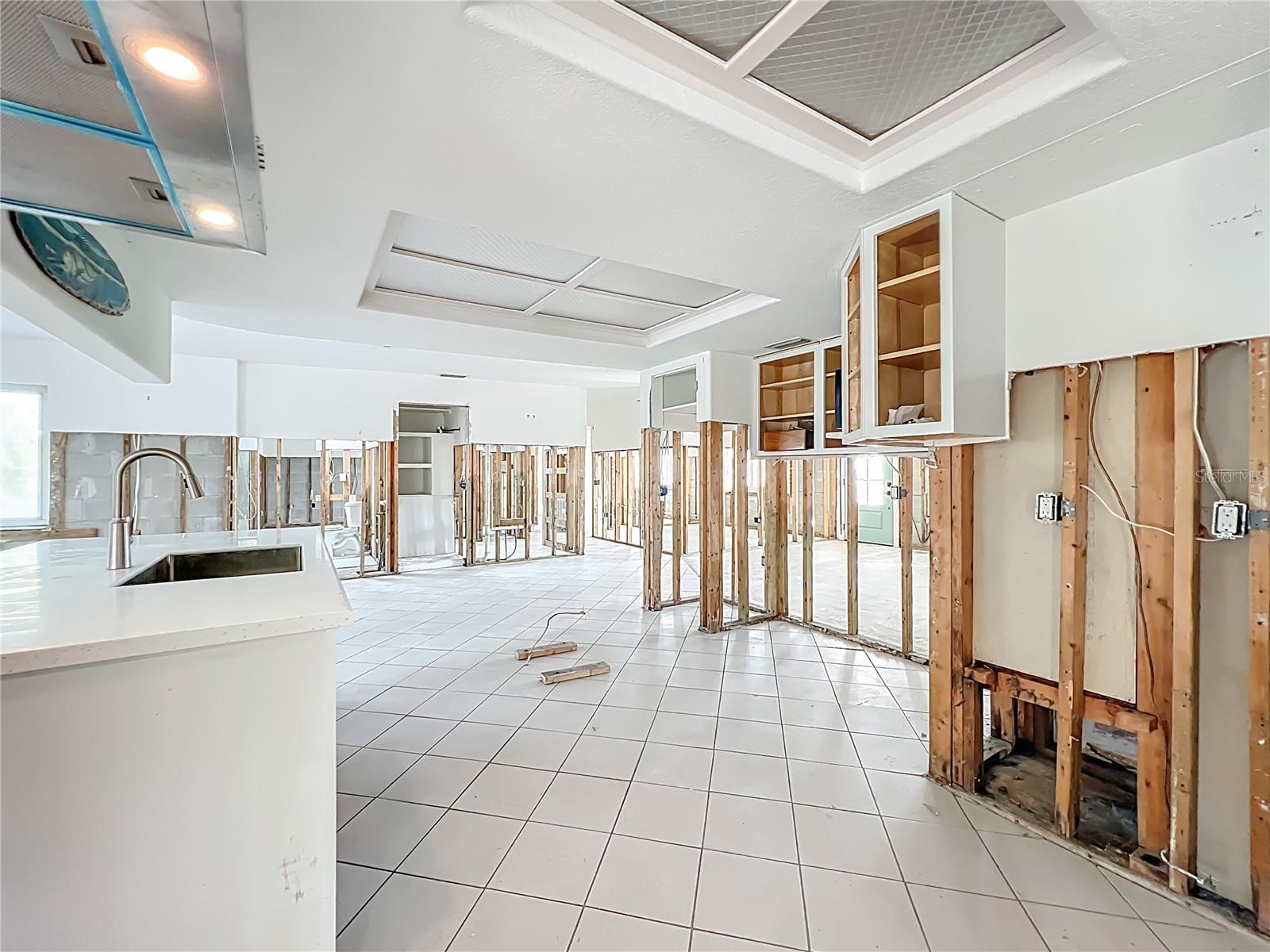 CRYSTAL SHORES ESTATES UNREC SUB - Residential