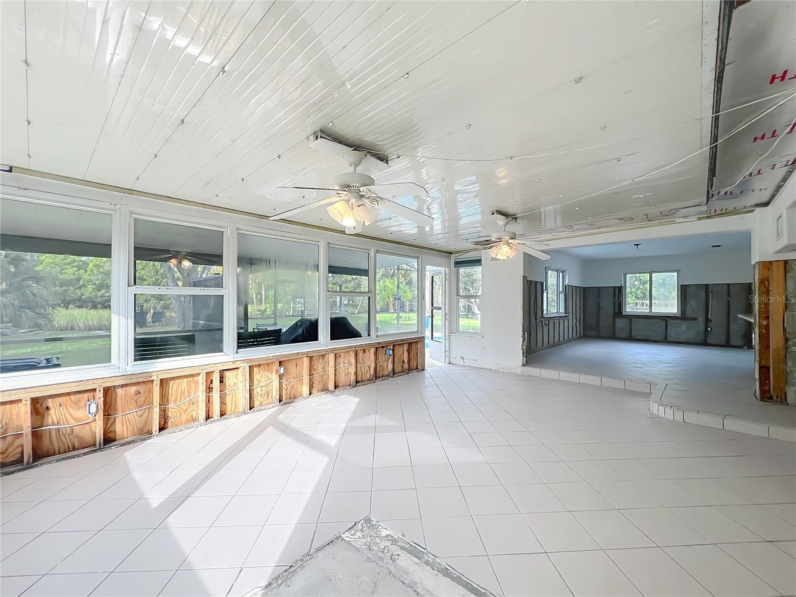 CRYSTAL SHORES ESTATES UNREC SUB - Residential