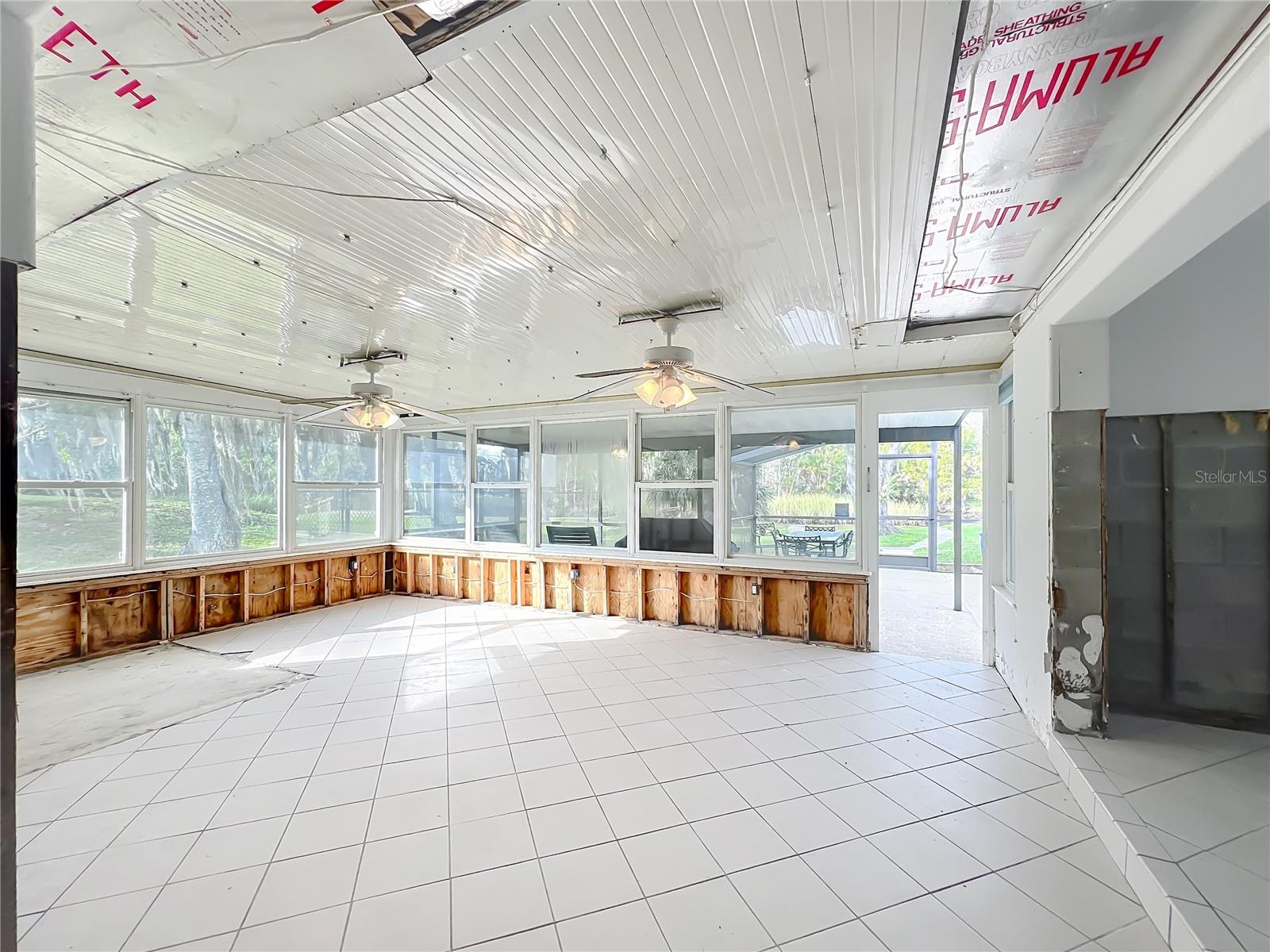 CRYSTAL SHORES ESTATES UNREC SUB - Residential