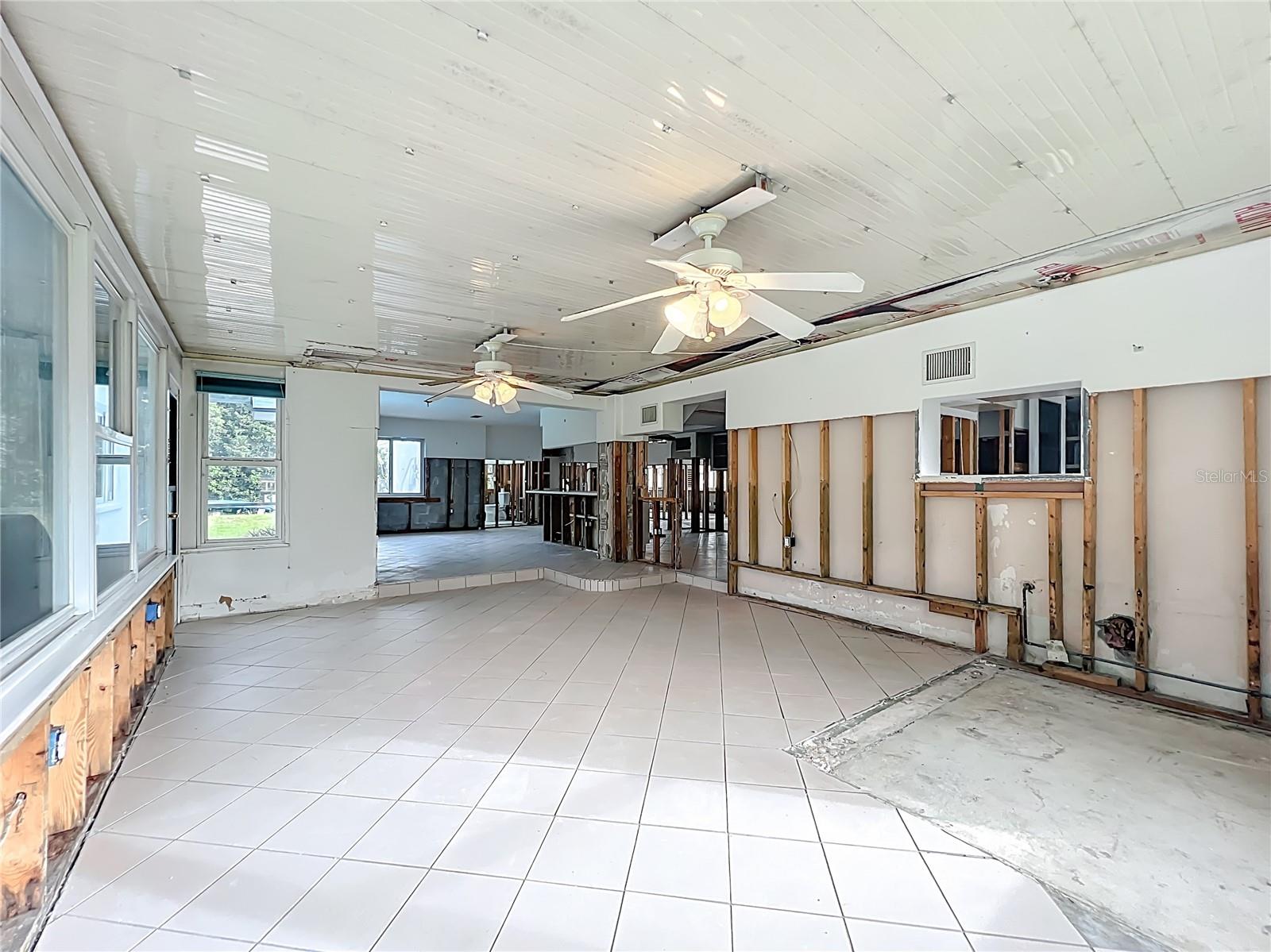 CRYSTAL SHORES ESTATES UNREC SUB - Residential