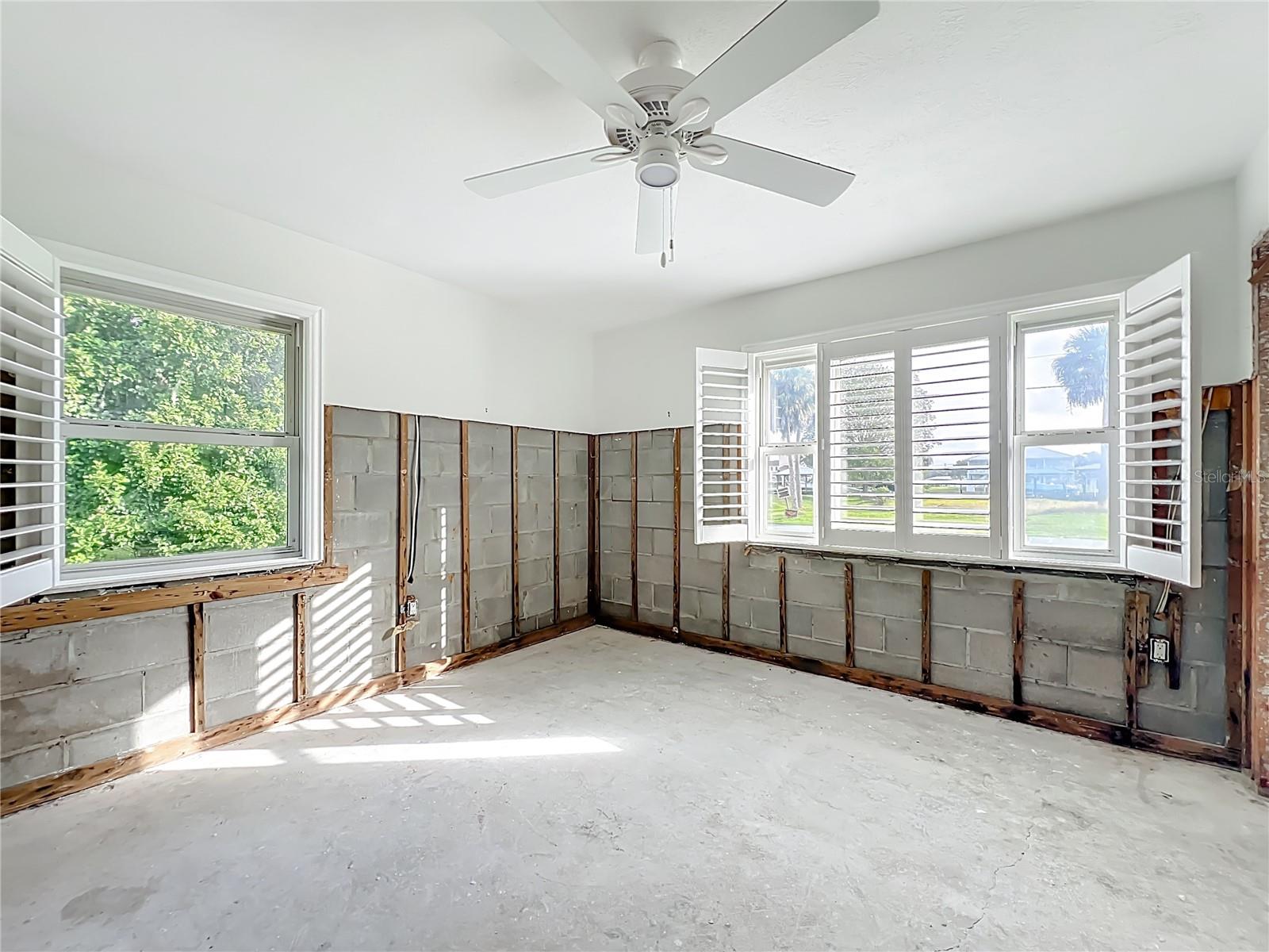 CRYSTAL SHORES ESTATES UNREC SUB - Residential