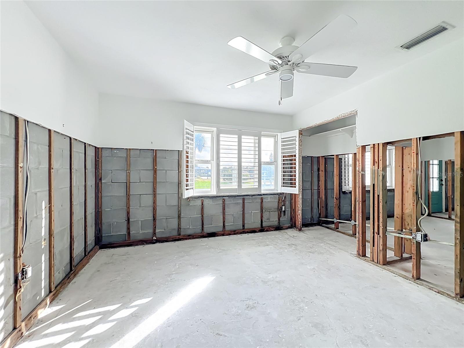 CRYSTAL SHORES ESTATES UNREC SUB - Residential