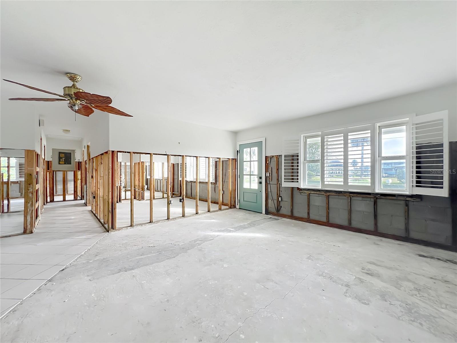 CRYSTAL SHORES ESTATES UNREC SUB - Residential