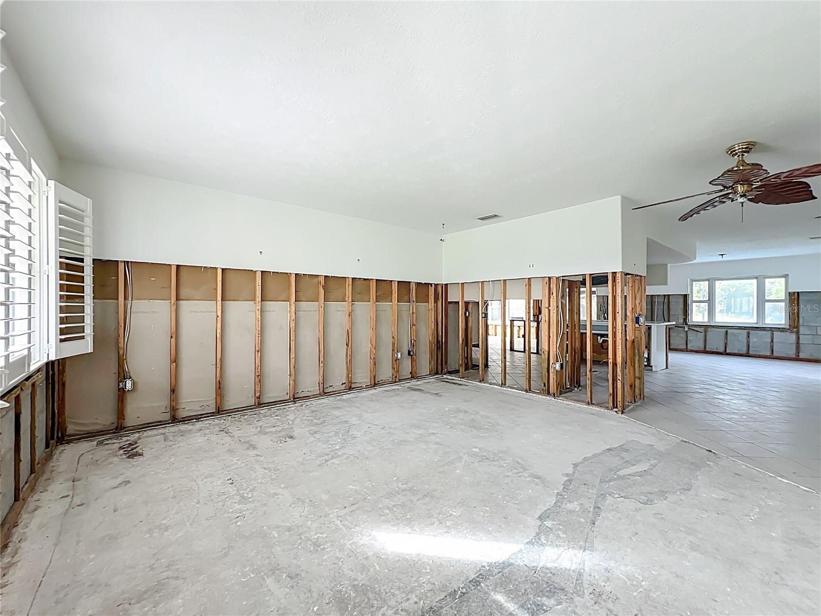 CRYSTAL SHORES ESTATES UNREC SUB - Residential