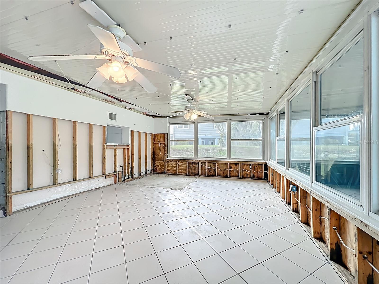 CRYSTAL SHORES ESTATES UNREC SUB - Residential