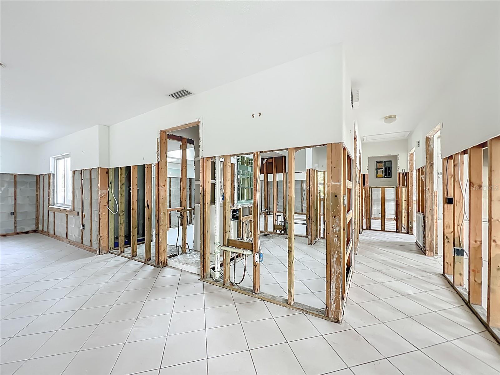 CRYSTAL SHORES ESTATES UNREC SUB - Residential