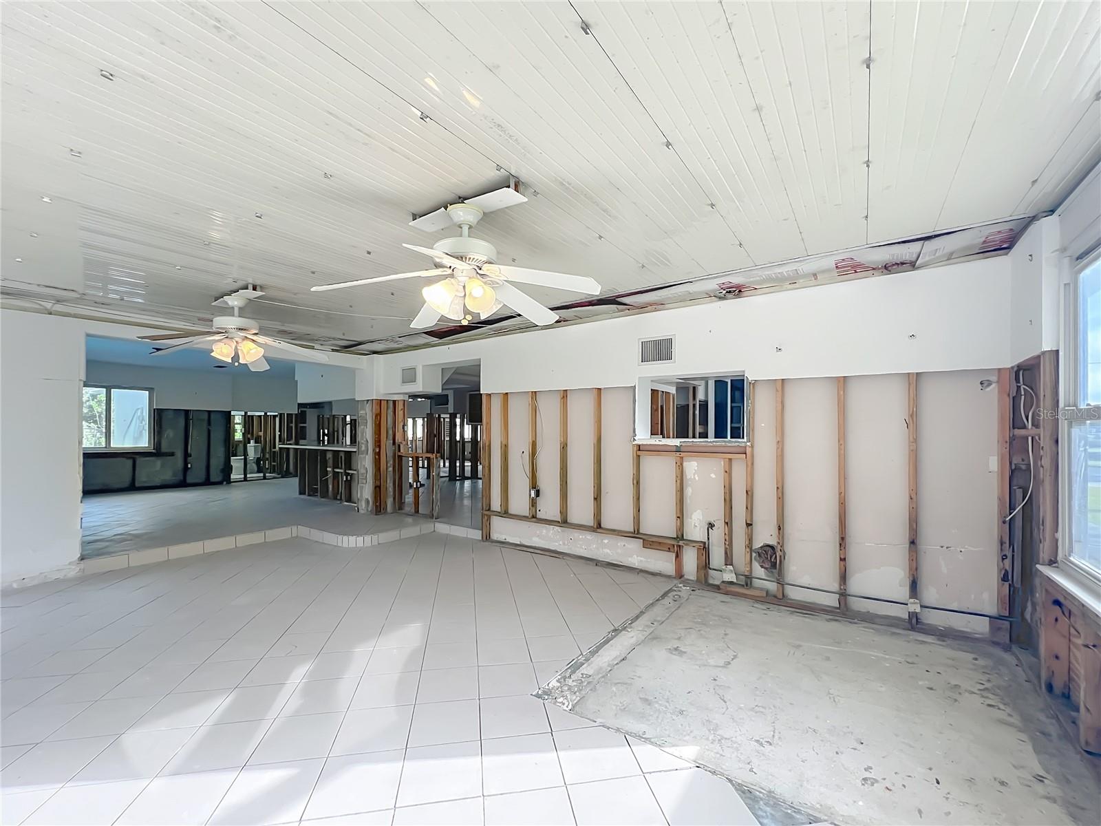 CRYSTAL SHORES ESTATES UNREC SUB - Residential