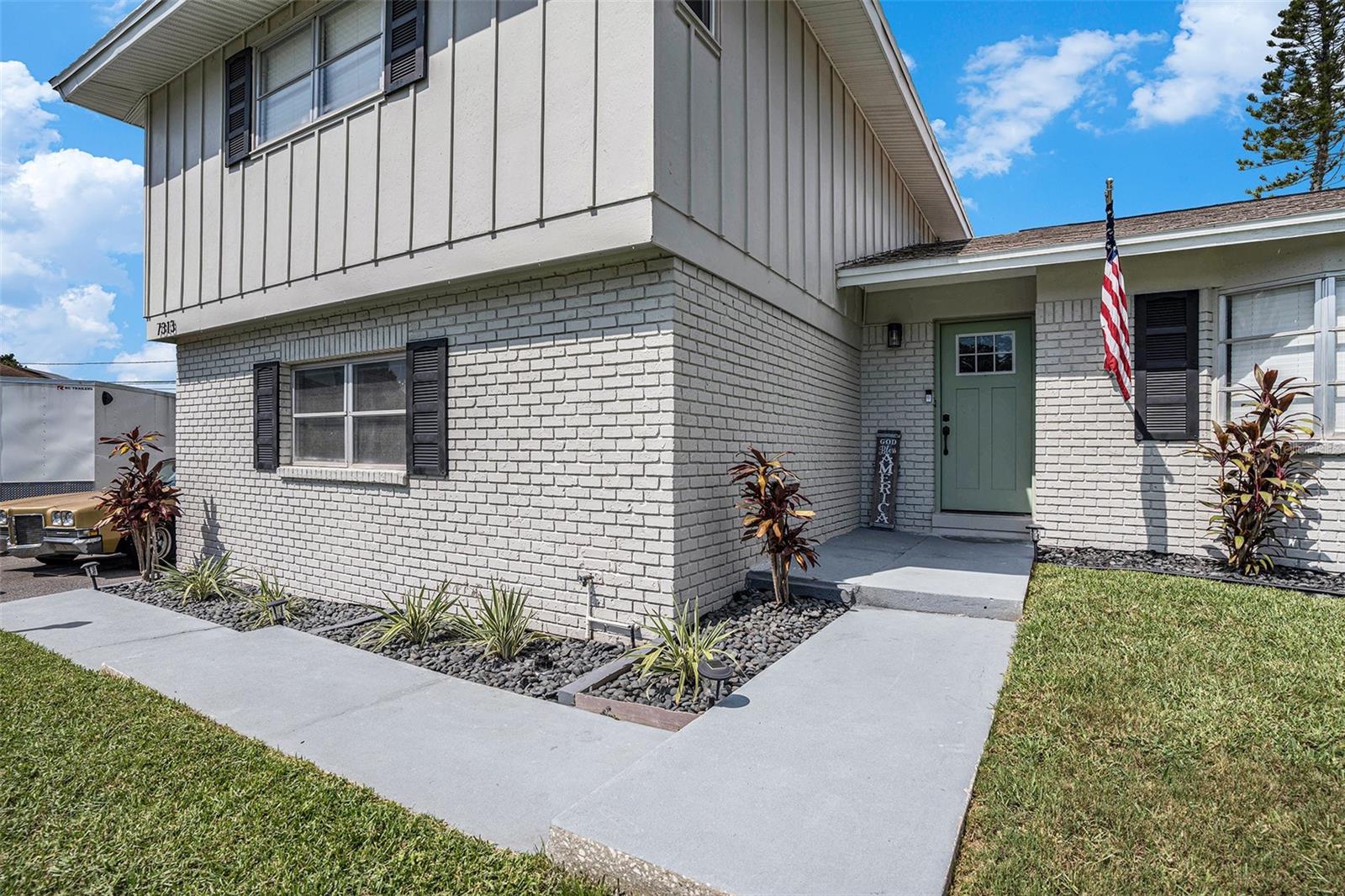 7313 LEXINGTON LANE