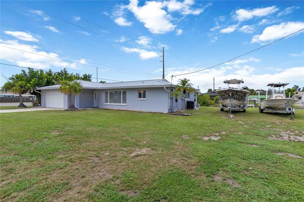 Photo of 800 E 4th Street, Englewood, FL 34223 (MLS # A4663641)