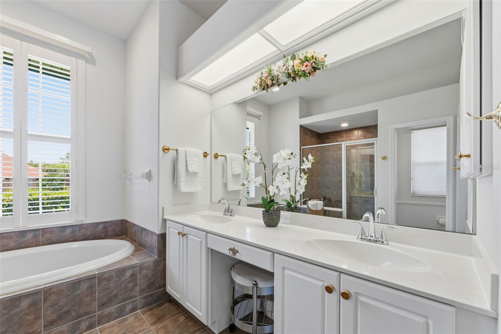 CANTERBURY OAKS - Residential