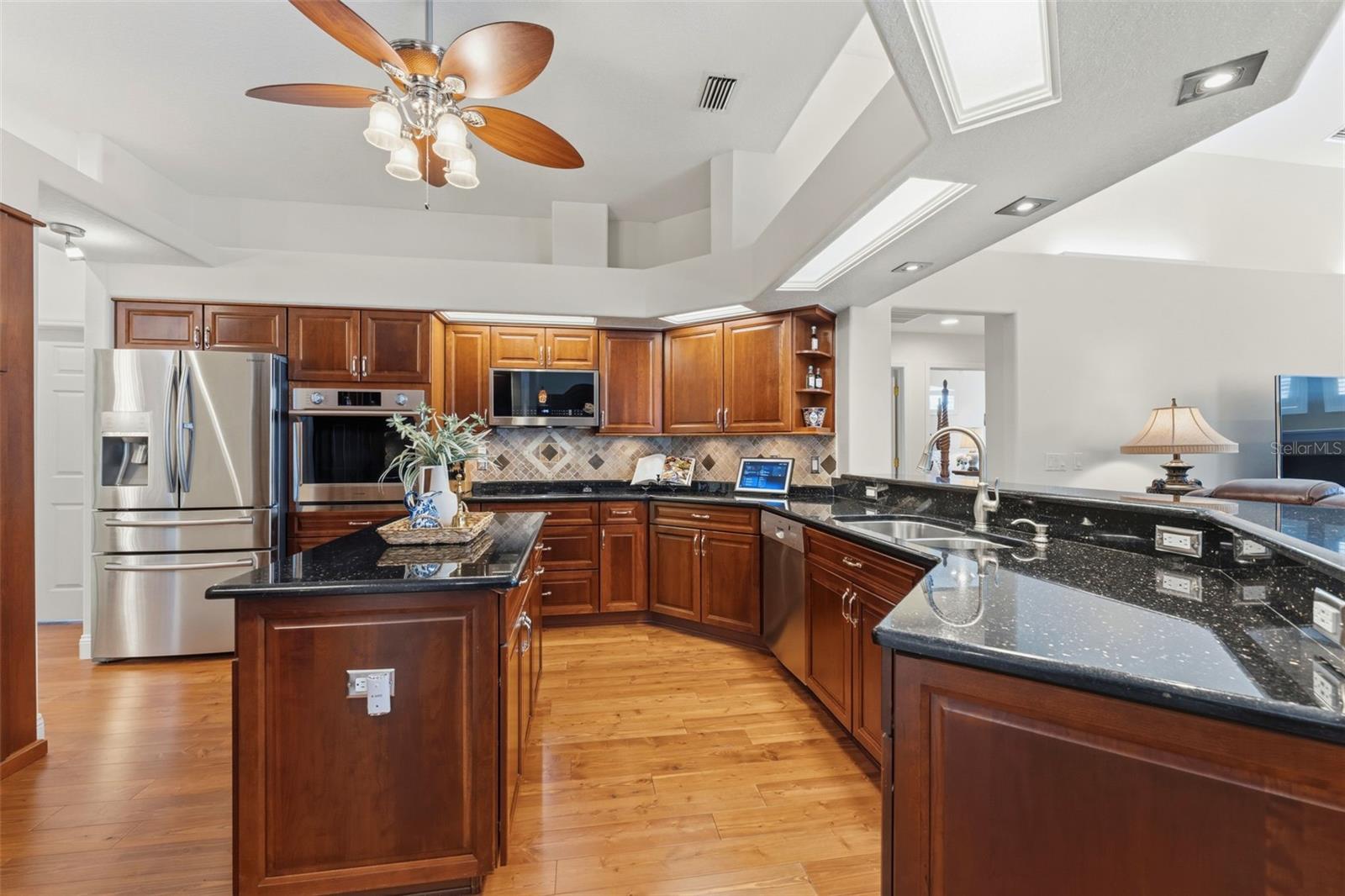 CANTERBURY OAKS - Residential