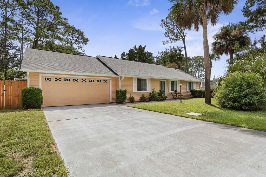 Photo of 8 Bradley Place, Palm Coast, FL 32137 (MLS # FC312835)