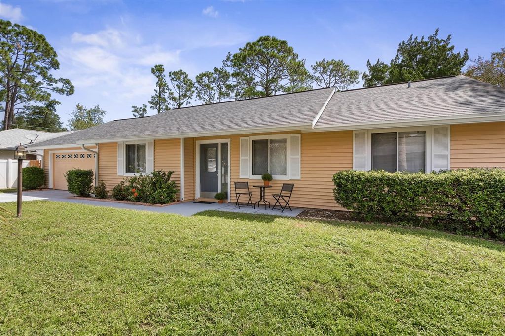 Photo of 8 Bradley Place, Palm Coast, FL 32137 (MLS # FC312835)