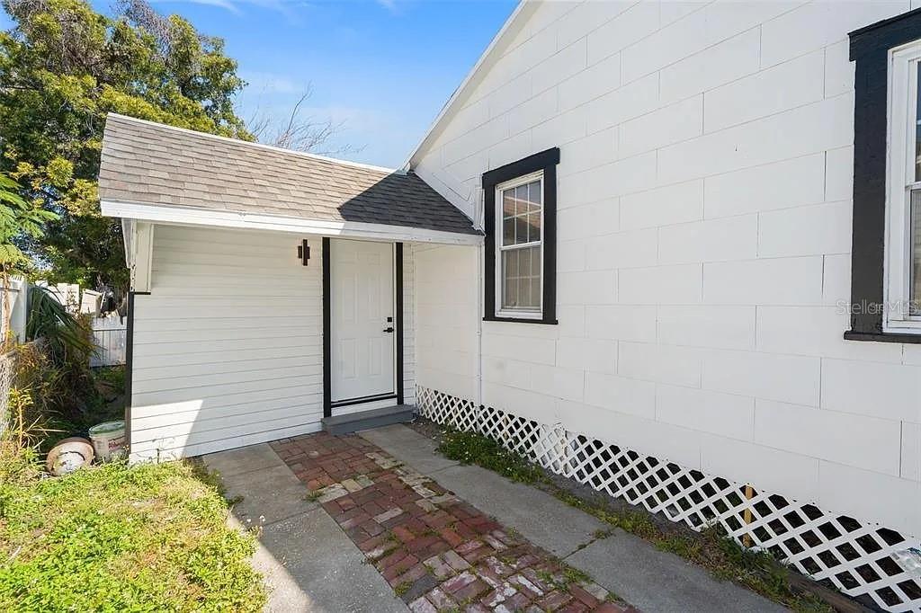 Photo of 2008 Oakwood Avenue #2, Tampa, FL 33605 (MLS # TB8549959)