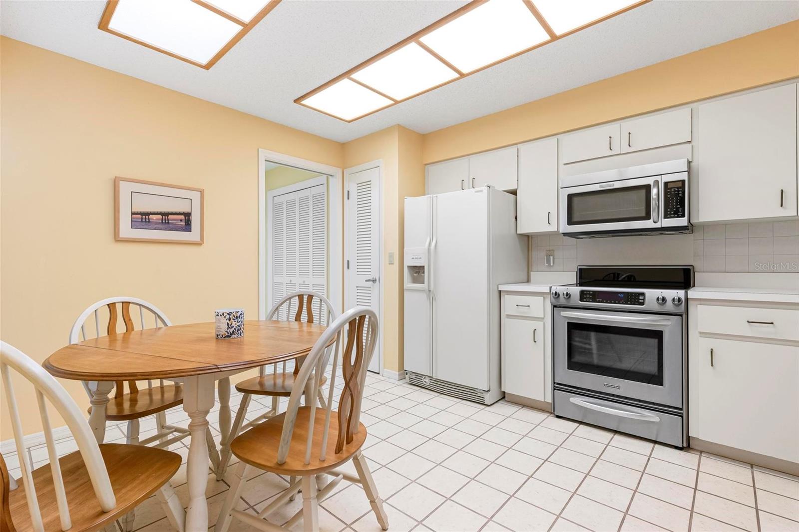 LAKESHORE VILLAGE - Residential