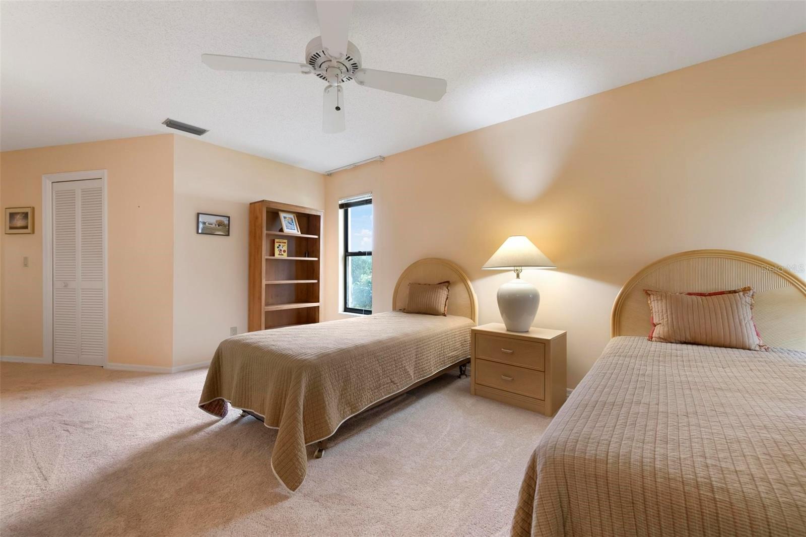 LAKESHORE VILLAGE - Residential