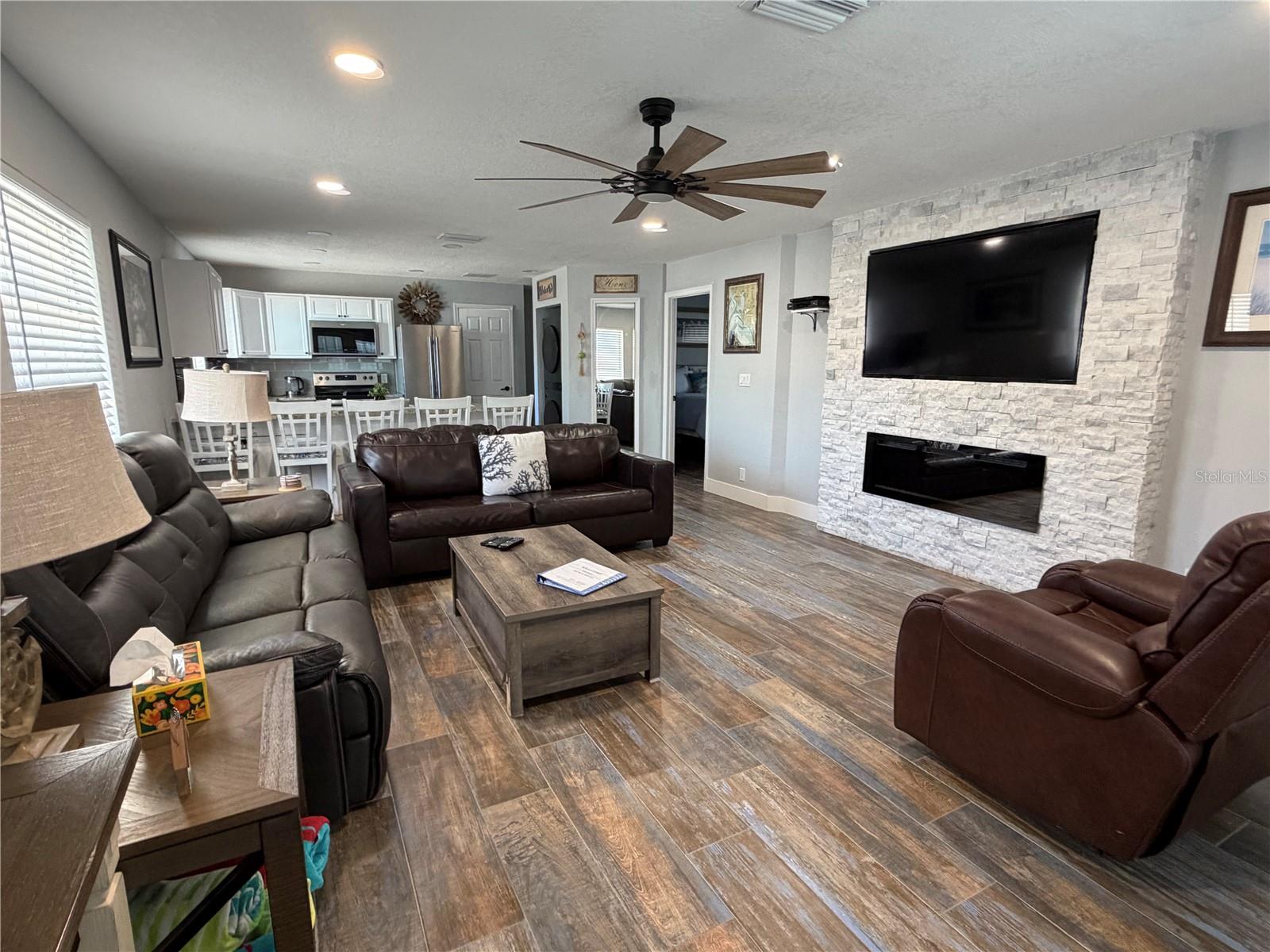 SPINNAKER BAY - Residential