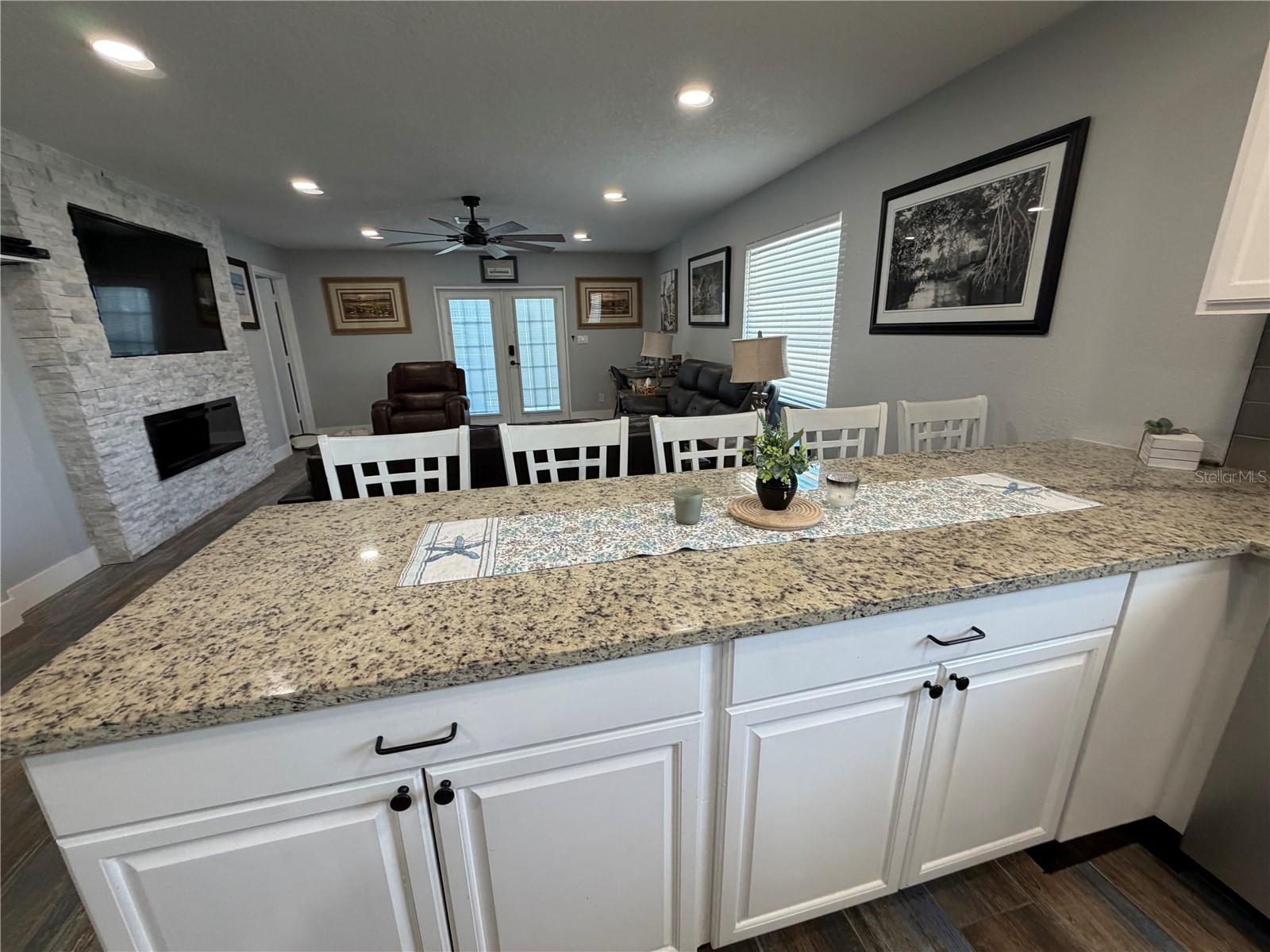 SPINNAKER BAY - Residential