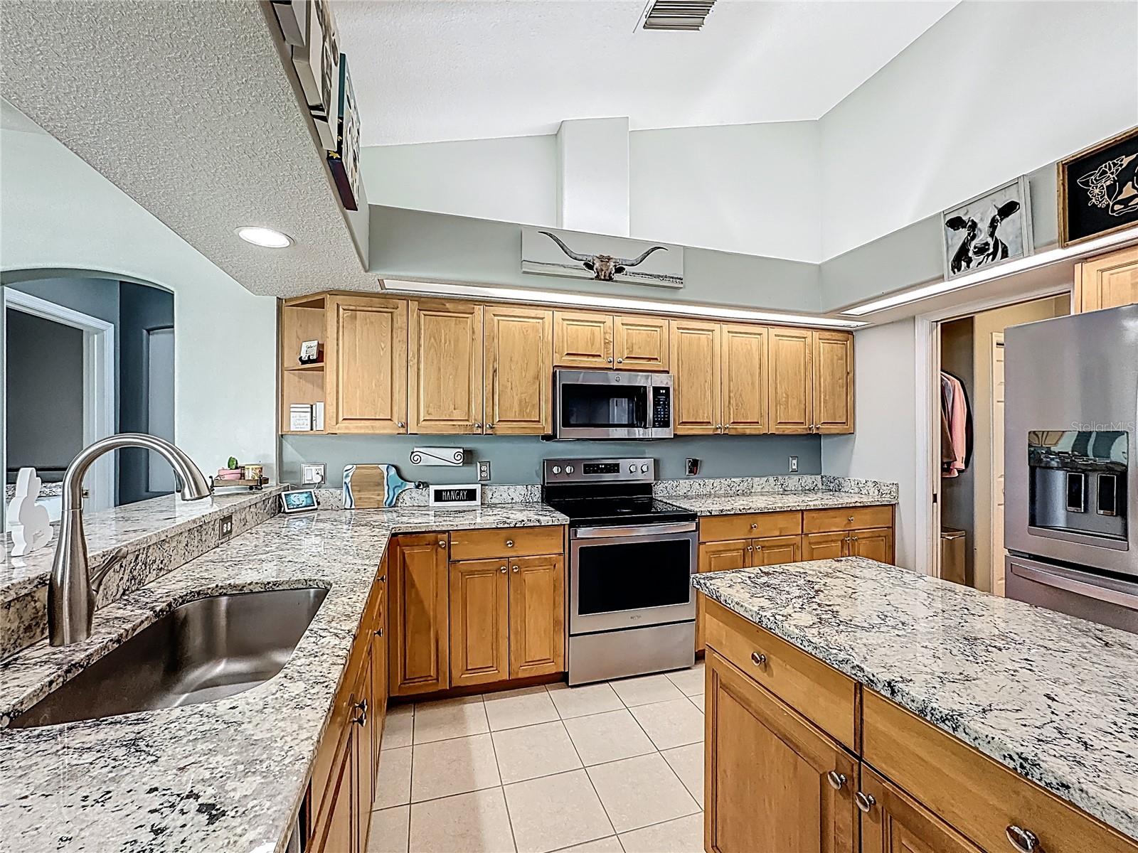 FOXBROOK PH I - Residential